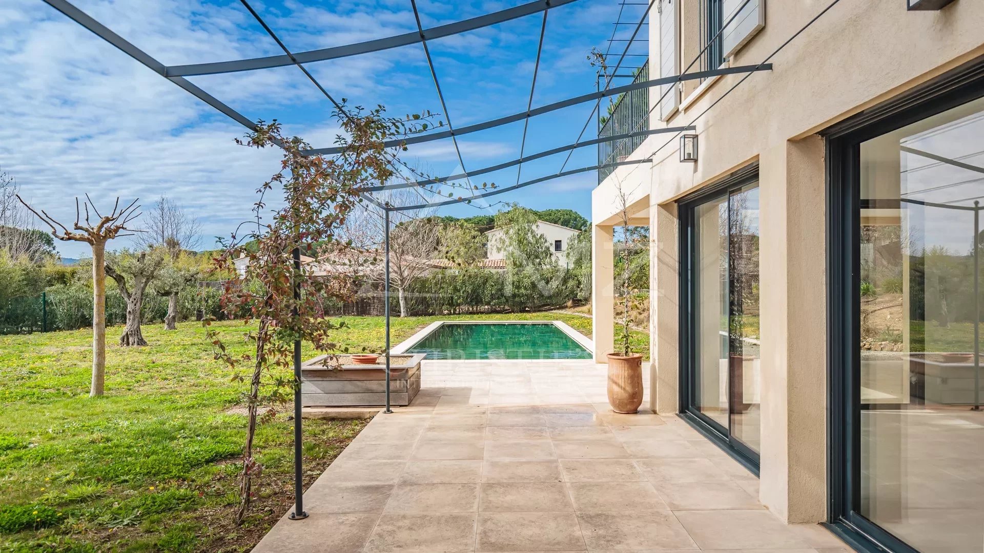 RARE PROPERTY FOR SALE - GRIMAUD