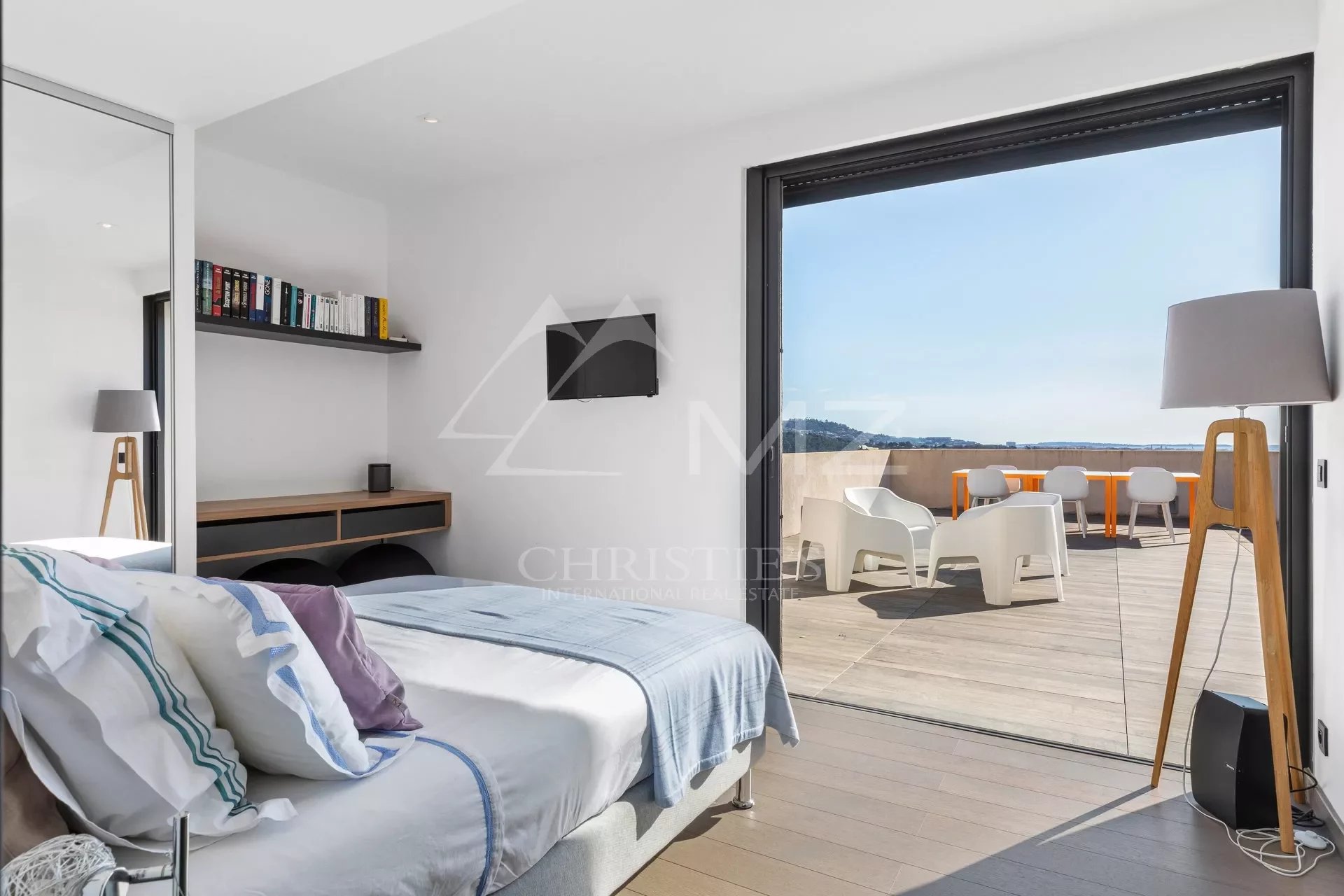 Nahe Cannes - Moderne Villa mit Meerblick