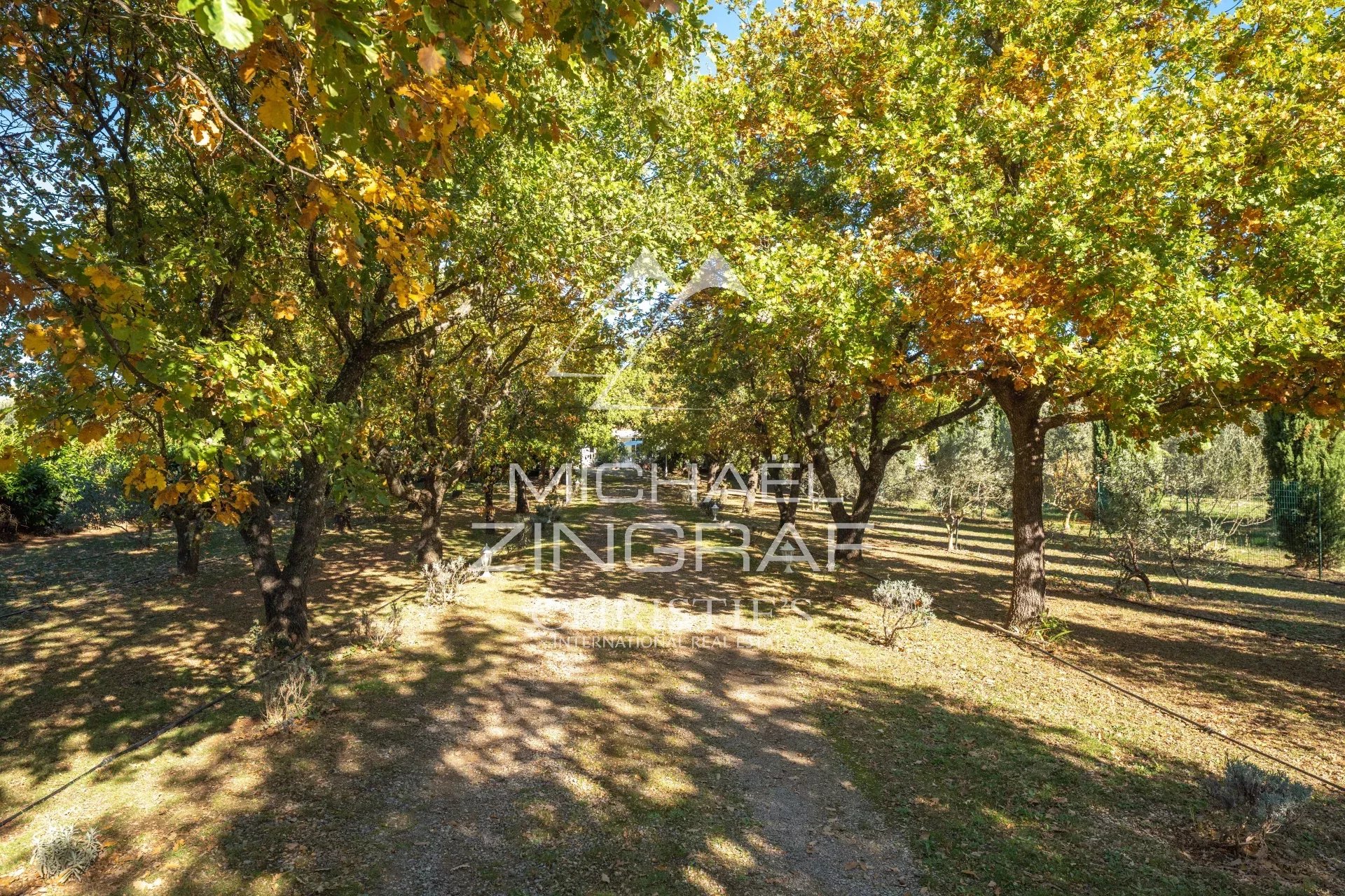 Neoprovenzalisches Haus im Herzen der Provence