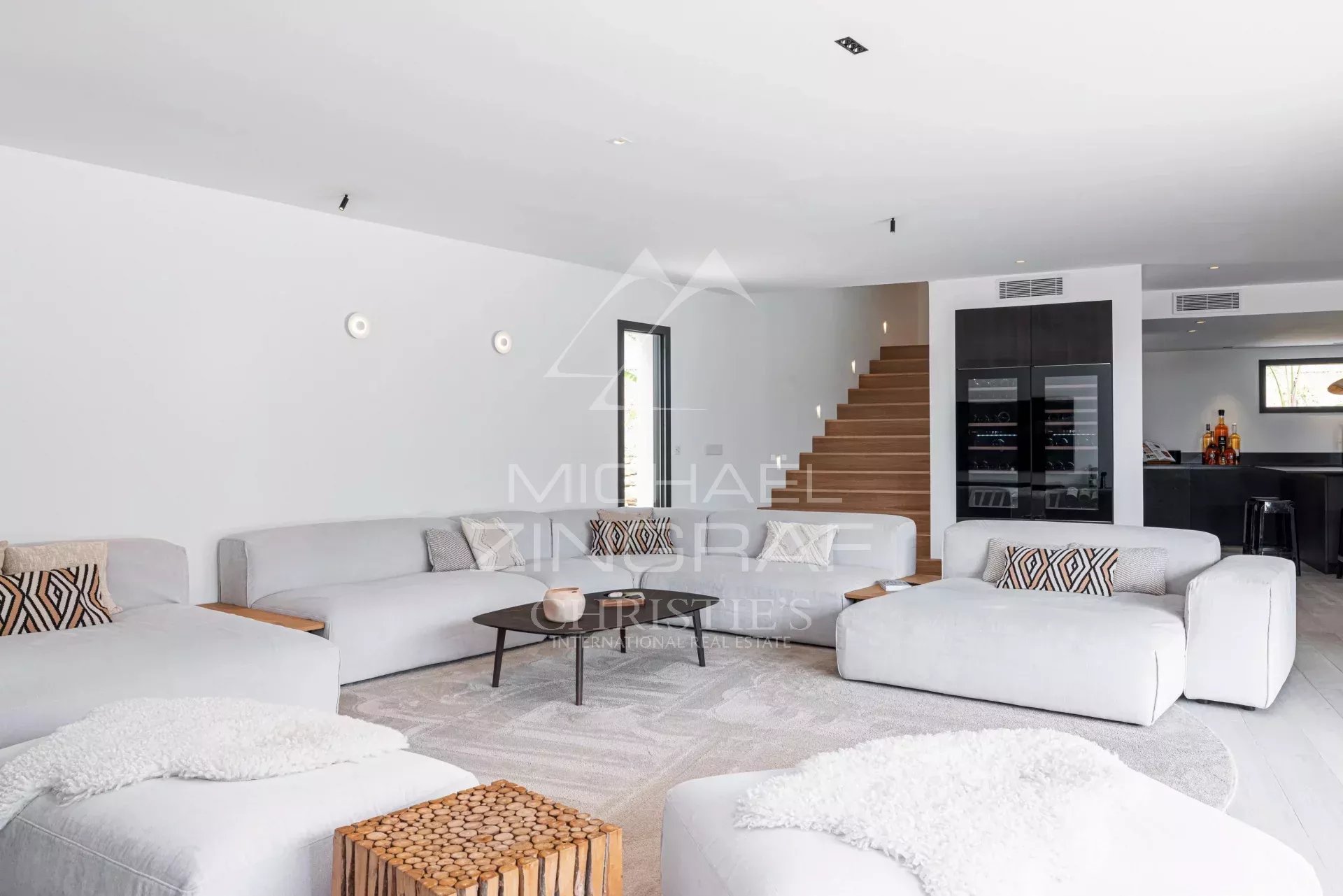 Villa contemporaine dans un domaine privé