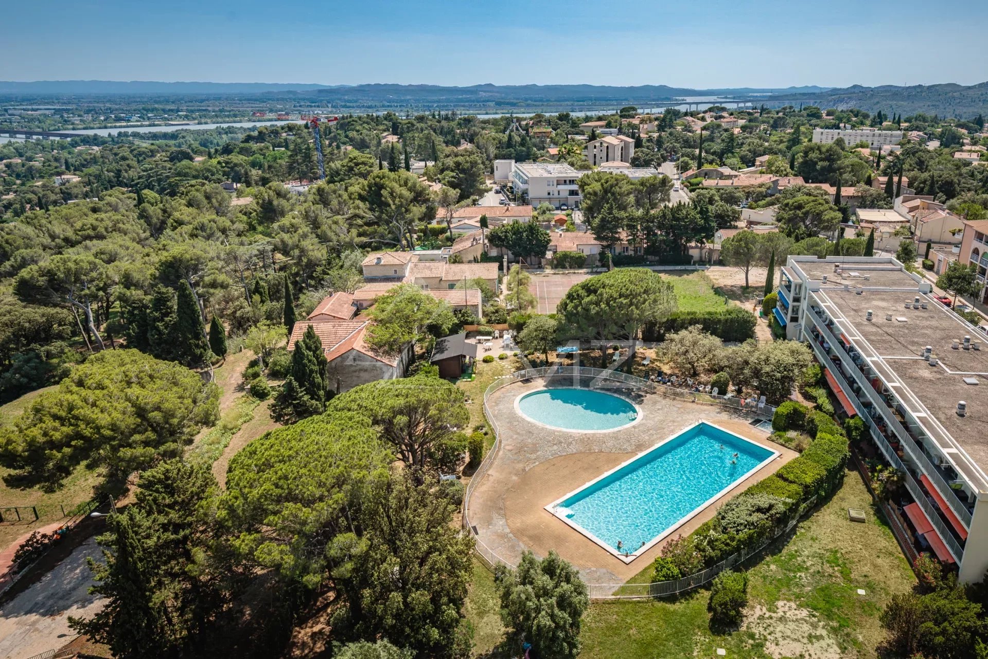 Wohnung mit Terrasse und Panoramablick in der Nähe von Avignon