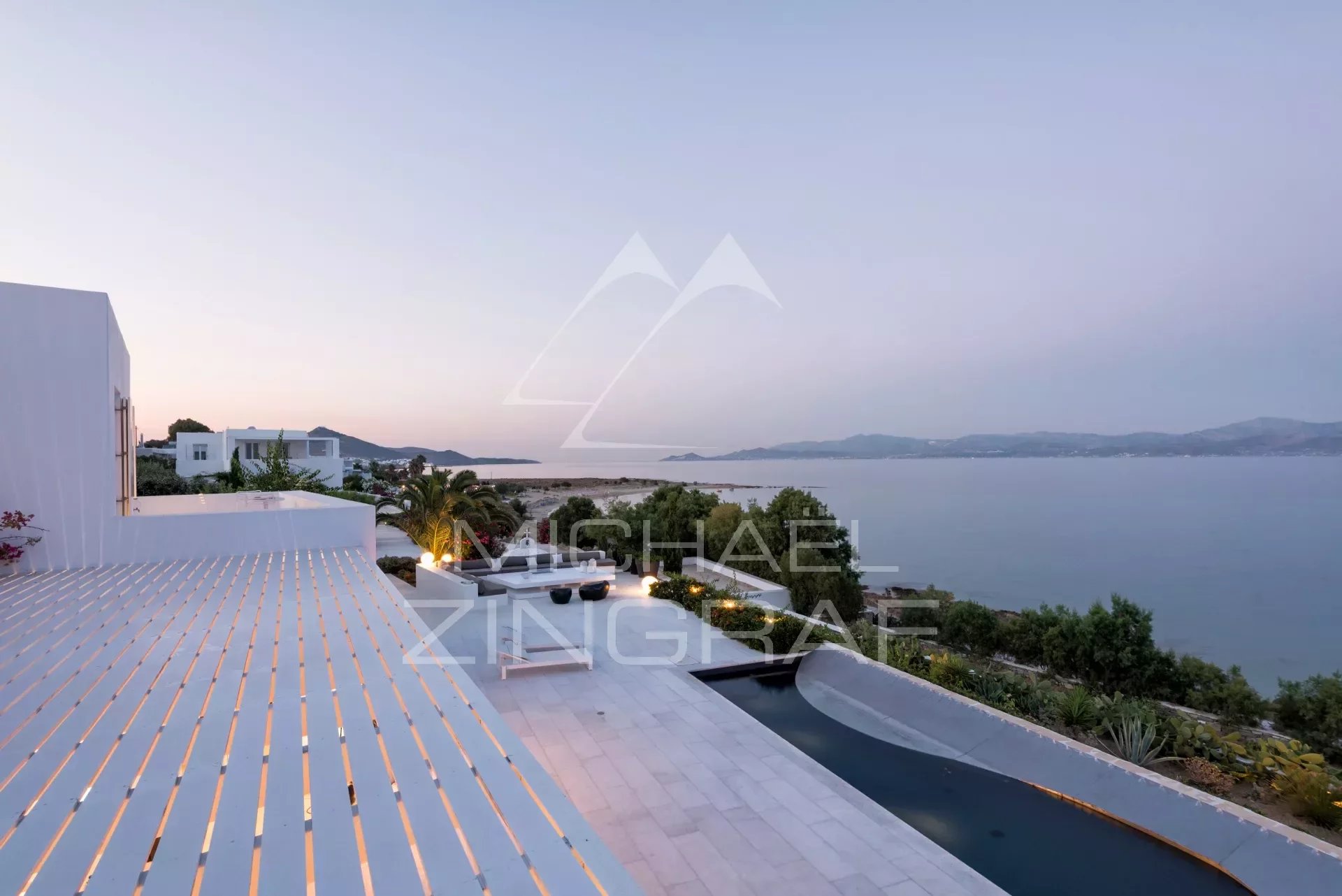 Luxuriöser Komplex mit 2 Villen am Meer in Chrysi Akti mit atemberaubender Aussicht