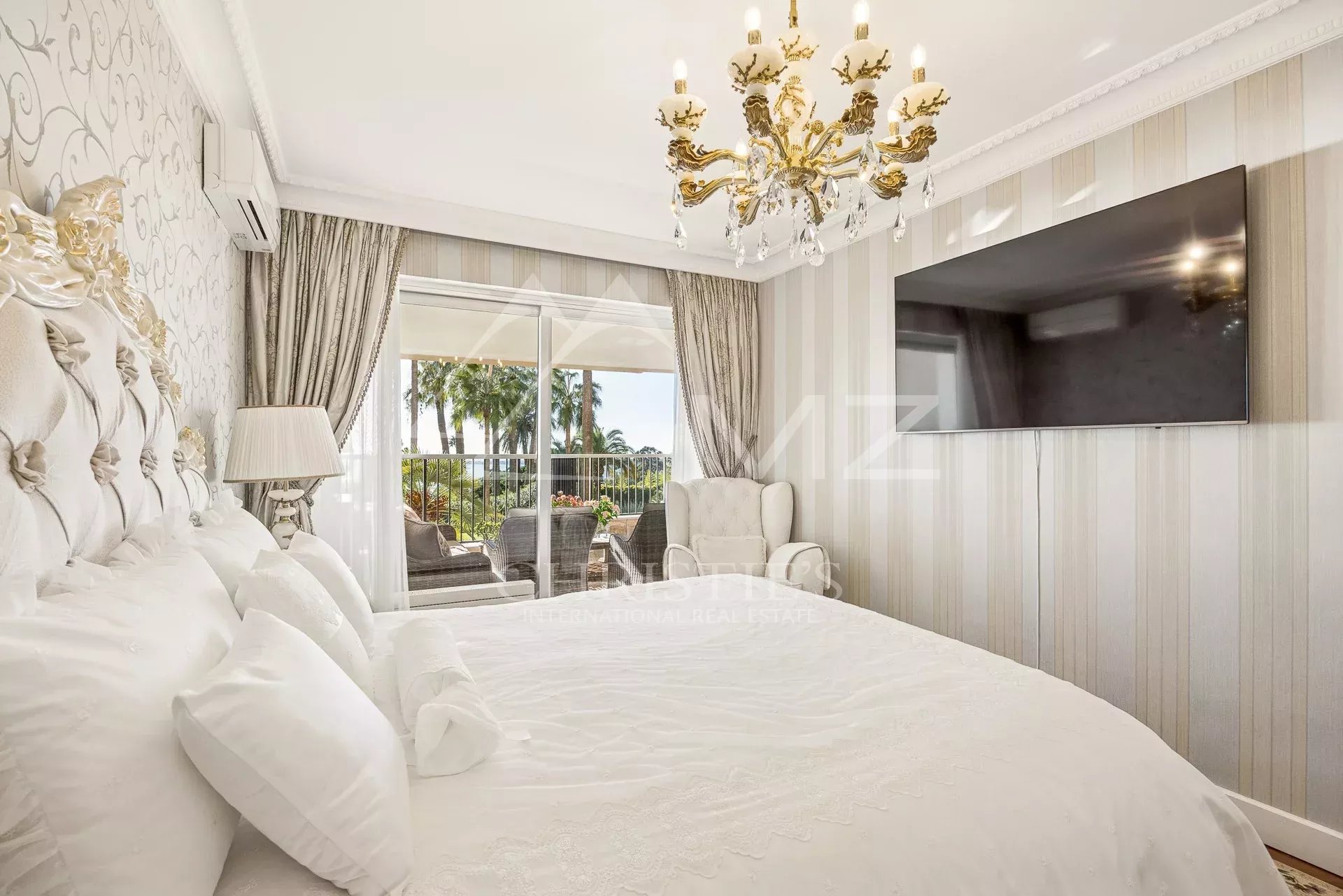 Hervorragende 4-Zimmer-Wohnung in einer prestigeträchtigen Residenz