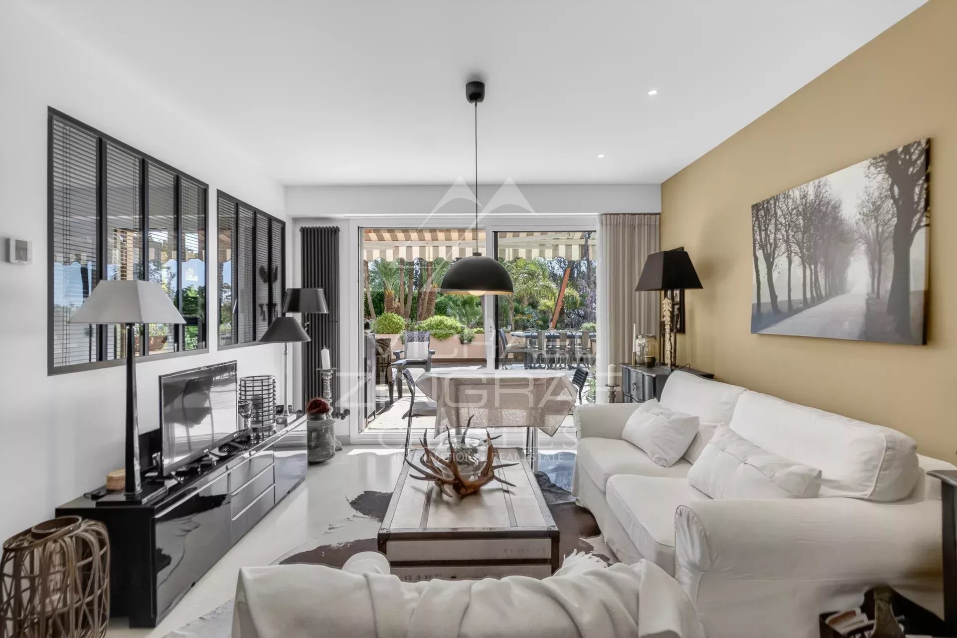 Cannes – Pied-à-terre d'exception face à la mer, résidence de standing avec accès direct et piscine