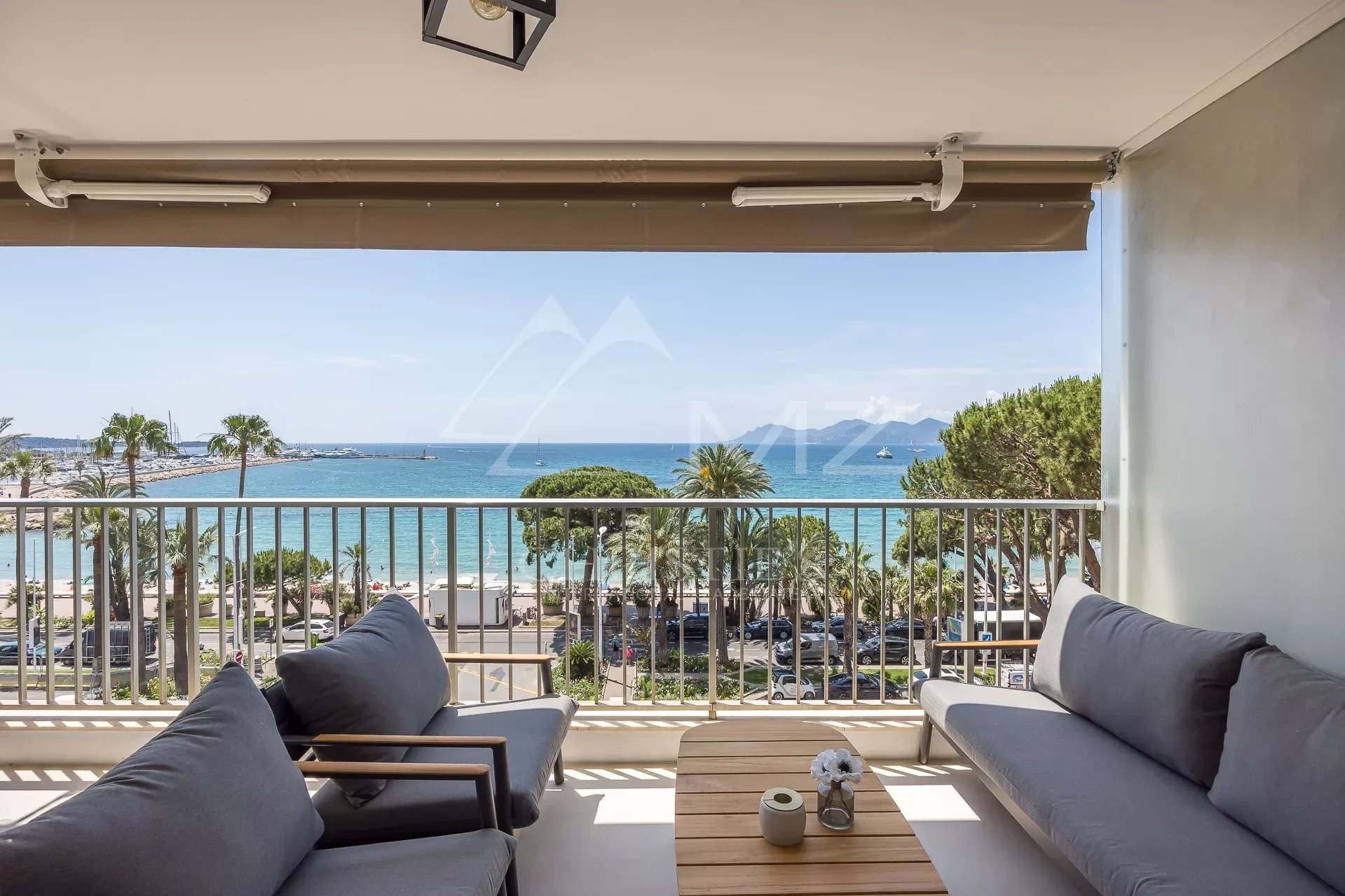 Cannes - Croisette - 3 pièces vue mer