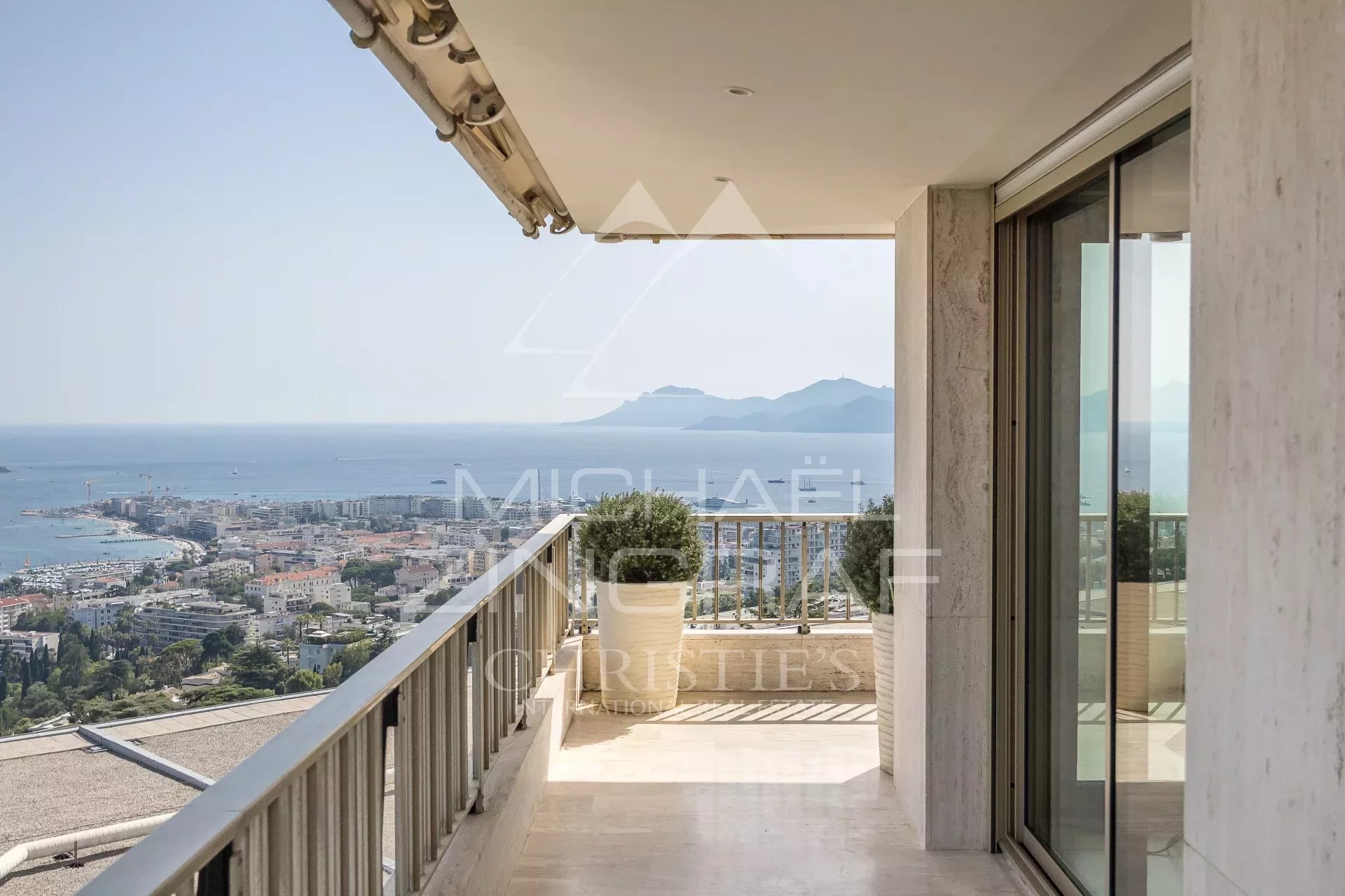 Sublime appartement avec vue mer  panoramique