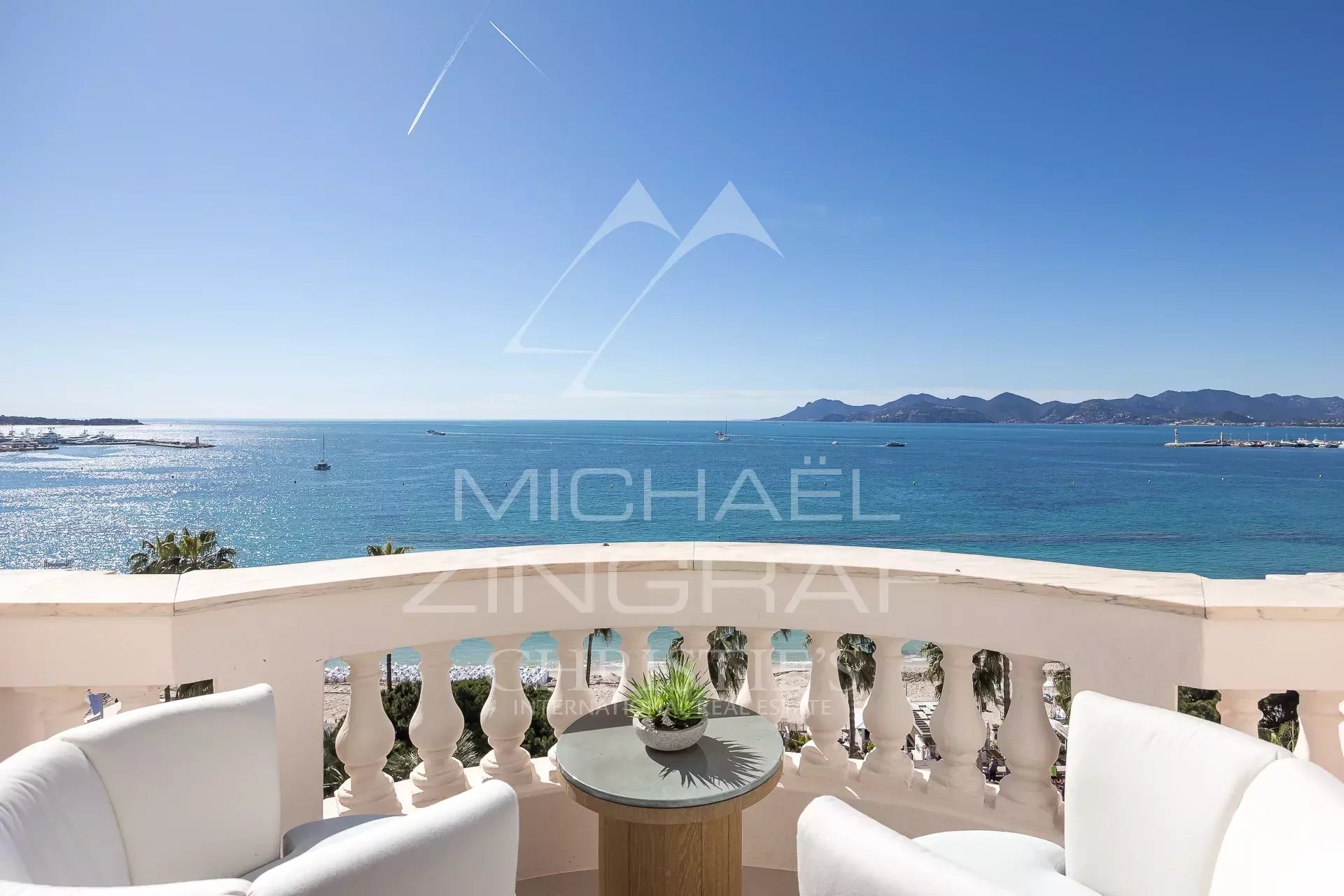 Cannes Croisette - 3 bedrooms apartment with panoramic sea view
