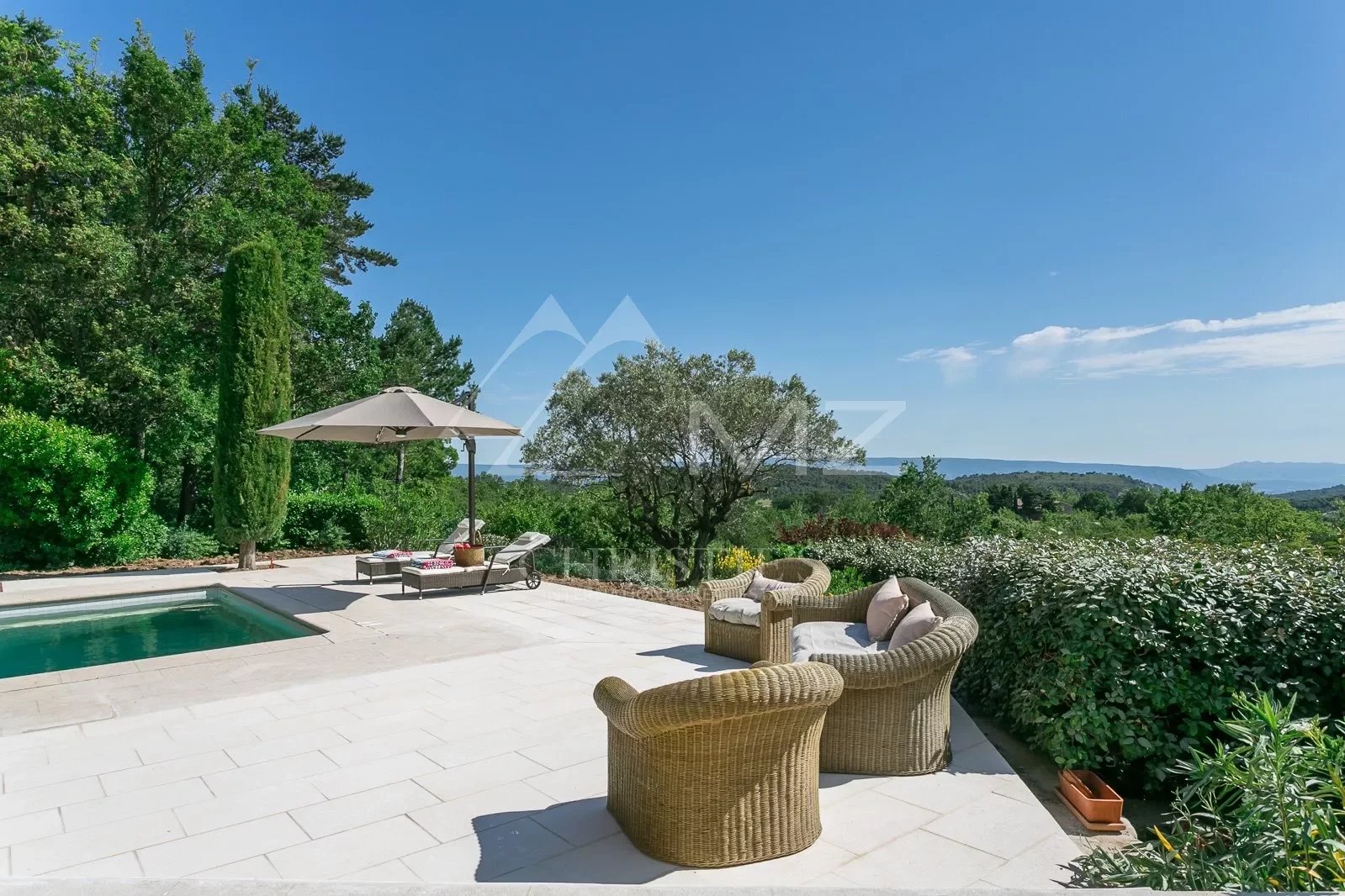 Close to Gordes - Beautiful holiday house with view