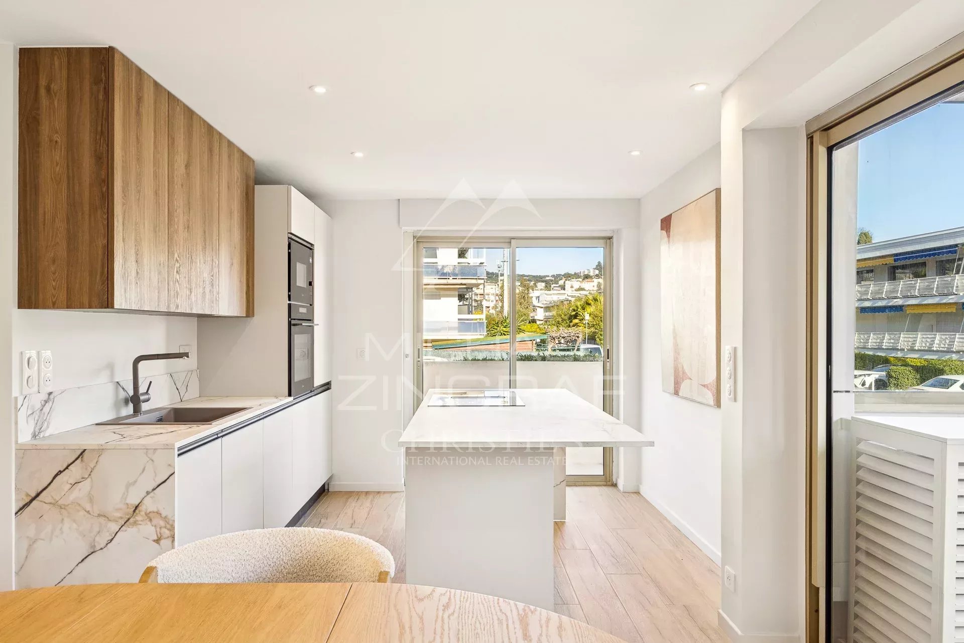 Cannes Palm Beach – Renovierte 4-Zimmer-Wohnung mit Terrassen