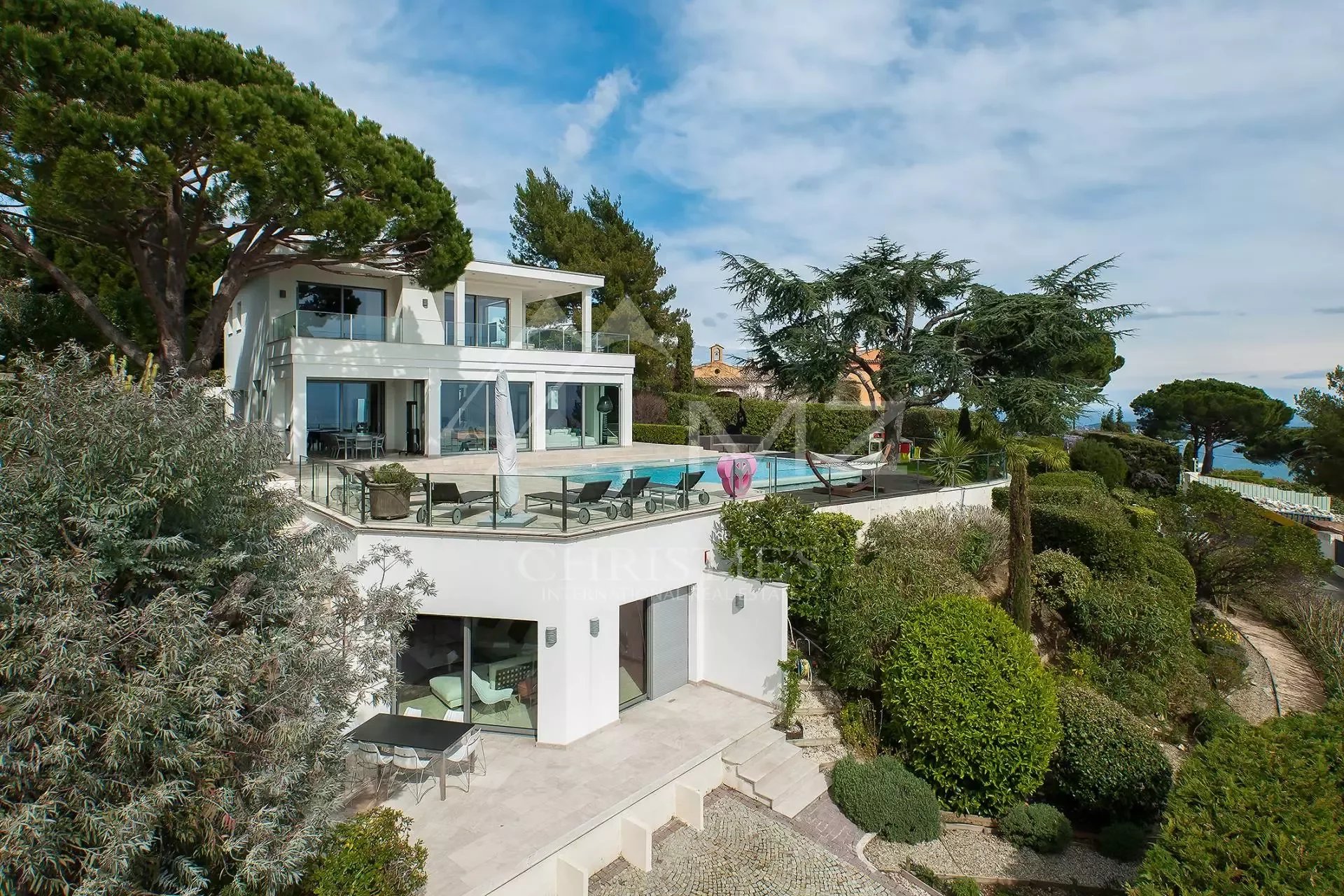 Super Cannes - Modern villa