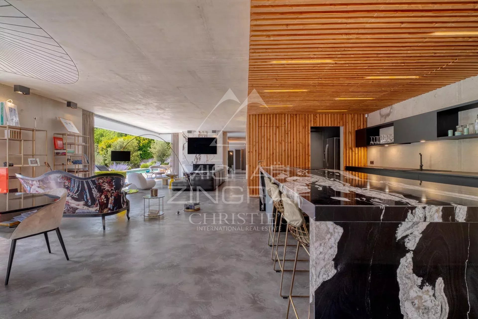 Valbonne – Moderne Villa inmitten einer grünen Oase