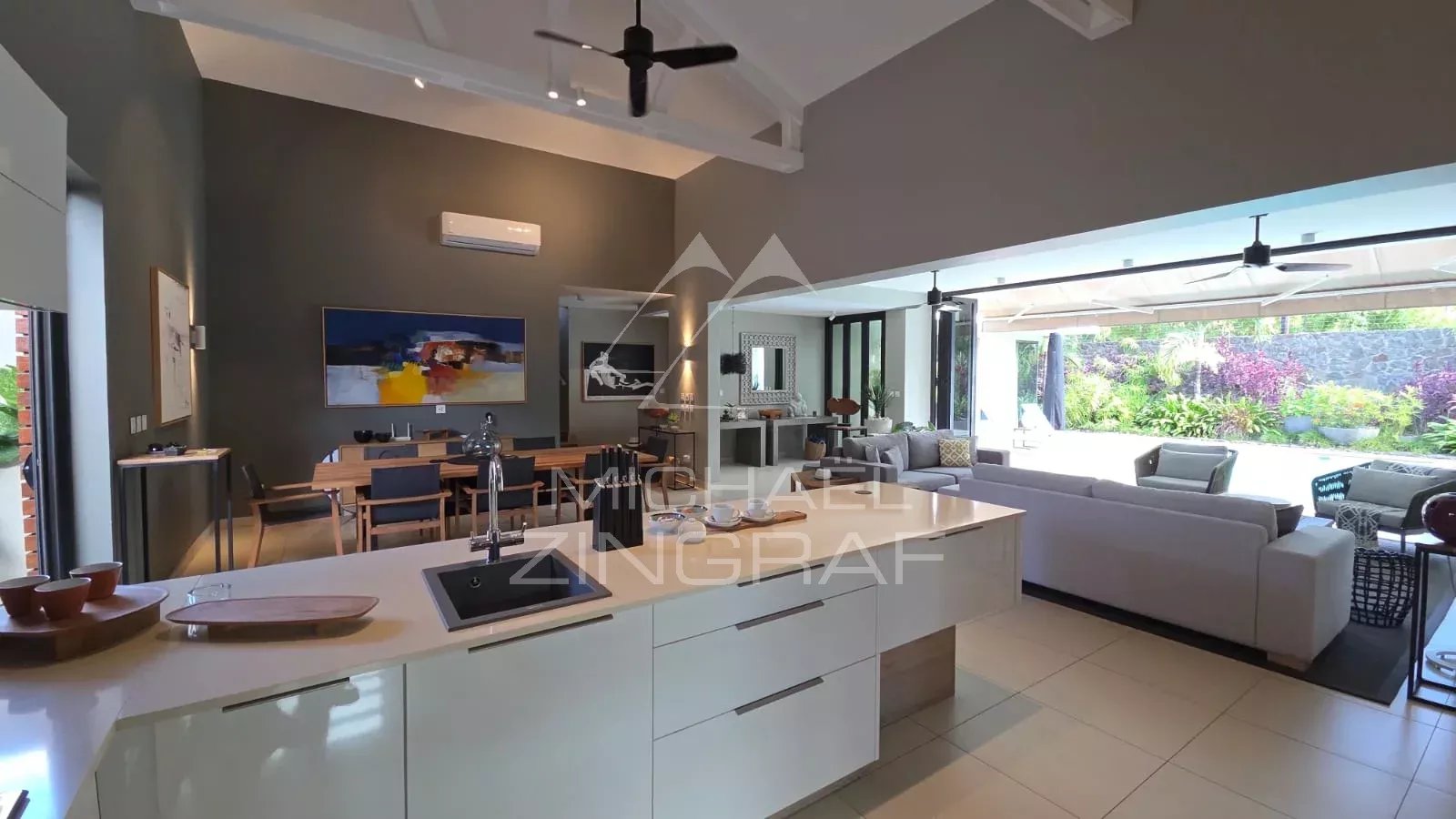 Villa contemporaine d'exception à Pereybère