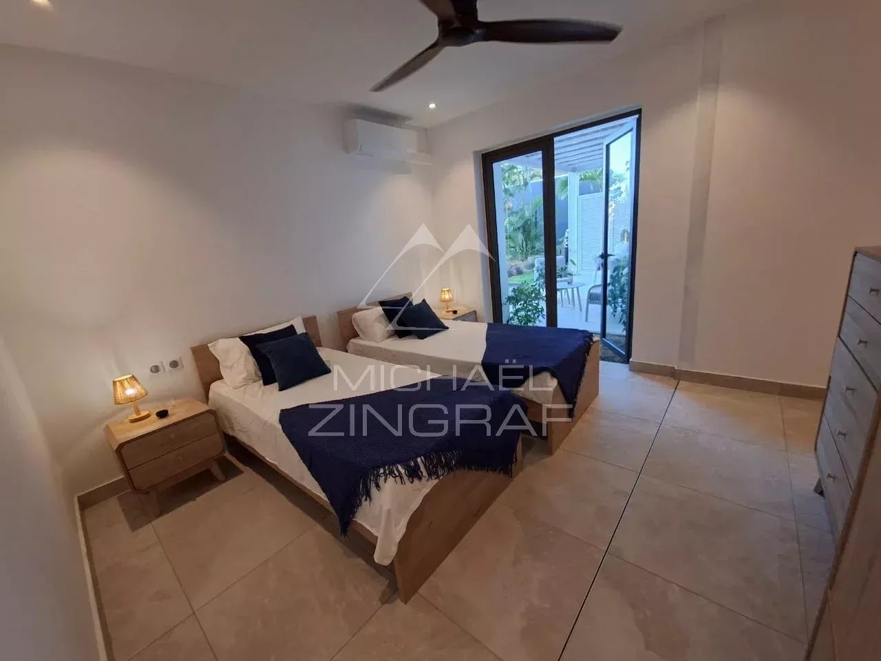 Beachfront Apartment with Panoramic Ocean Views – Pointe aux Canonniers