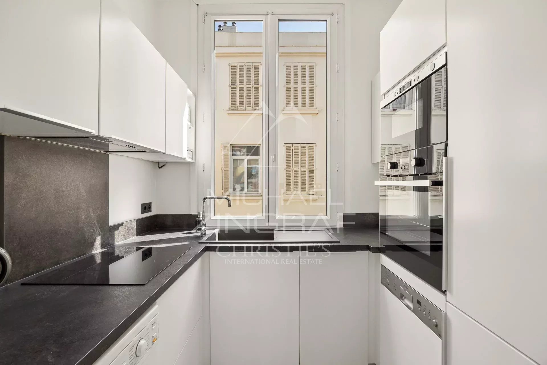 Vierzimmer-Wohnung mit Durchgang im Herzen von Cannes