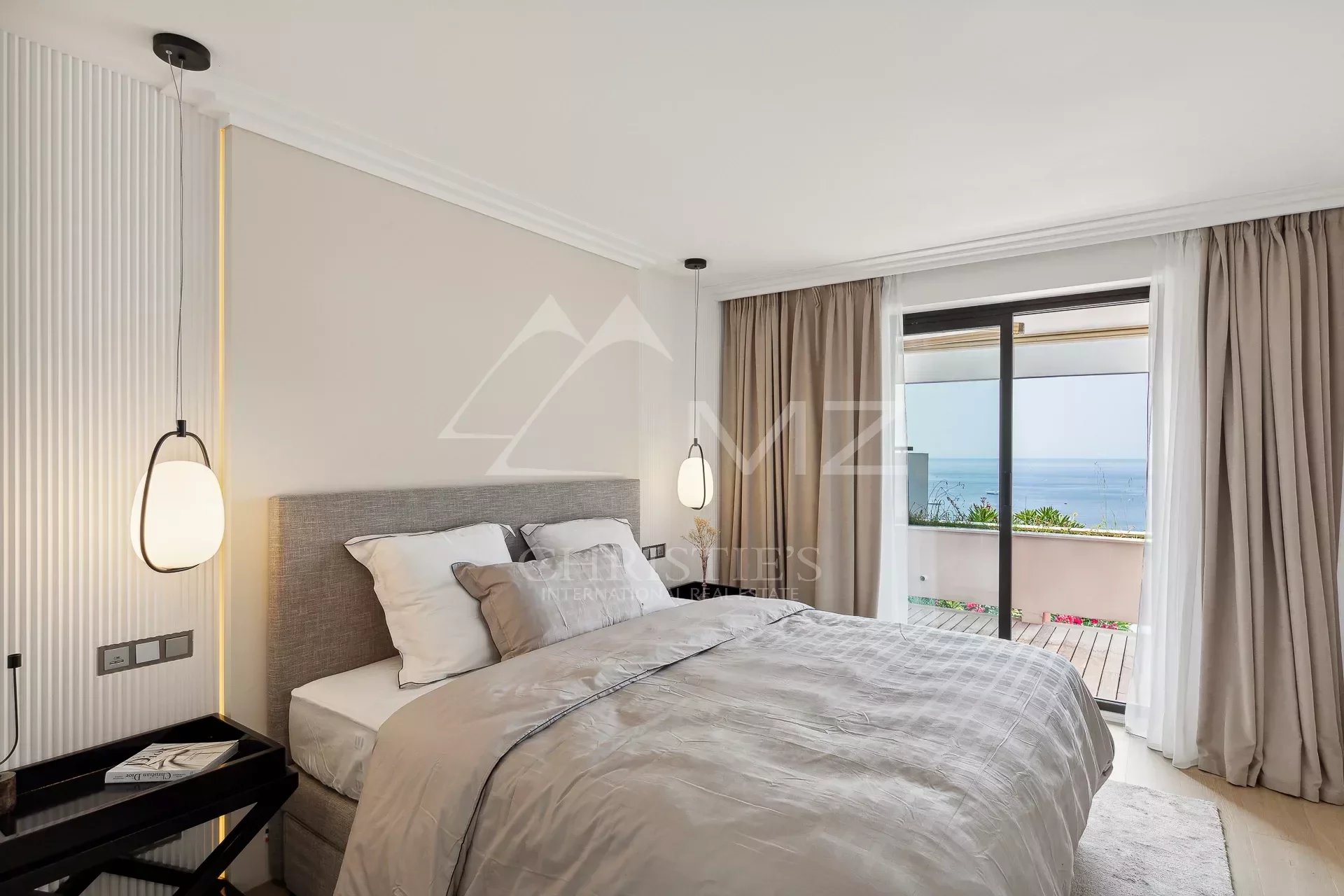 Modern Apartment with panoramic sea views