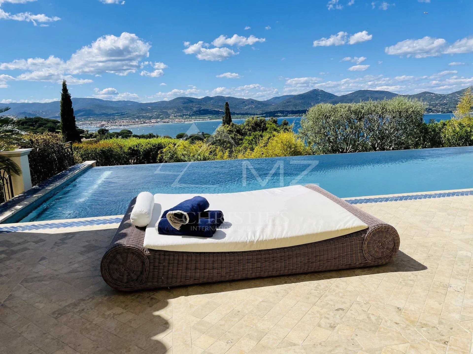 Close to Saint-Tropez - Charming provençal villa with sea view