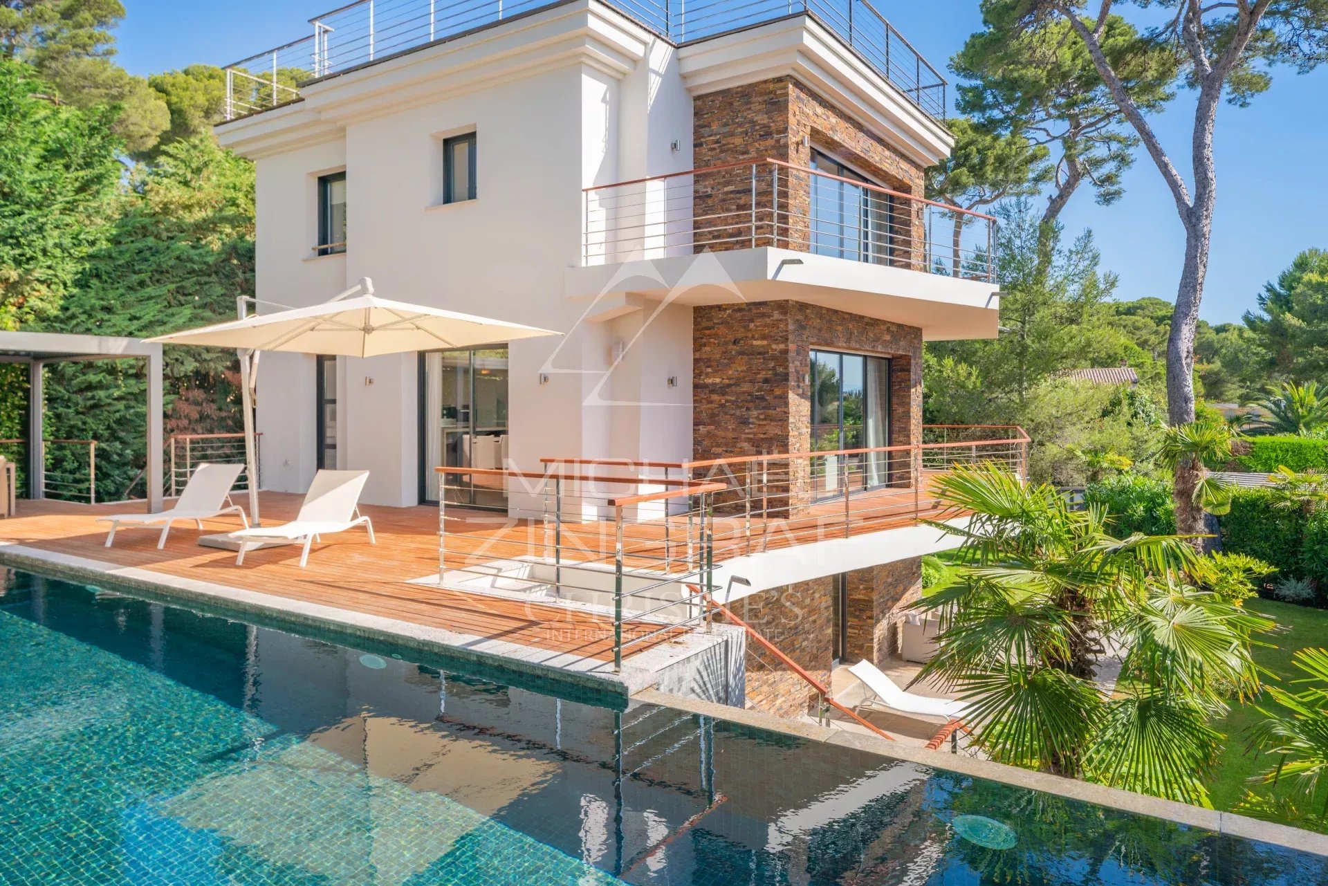 Modern renovierte Villa nahe der Strände von Garoupe