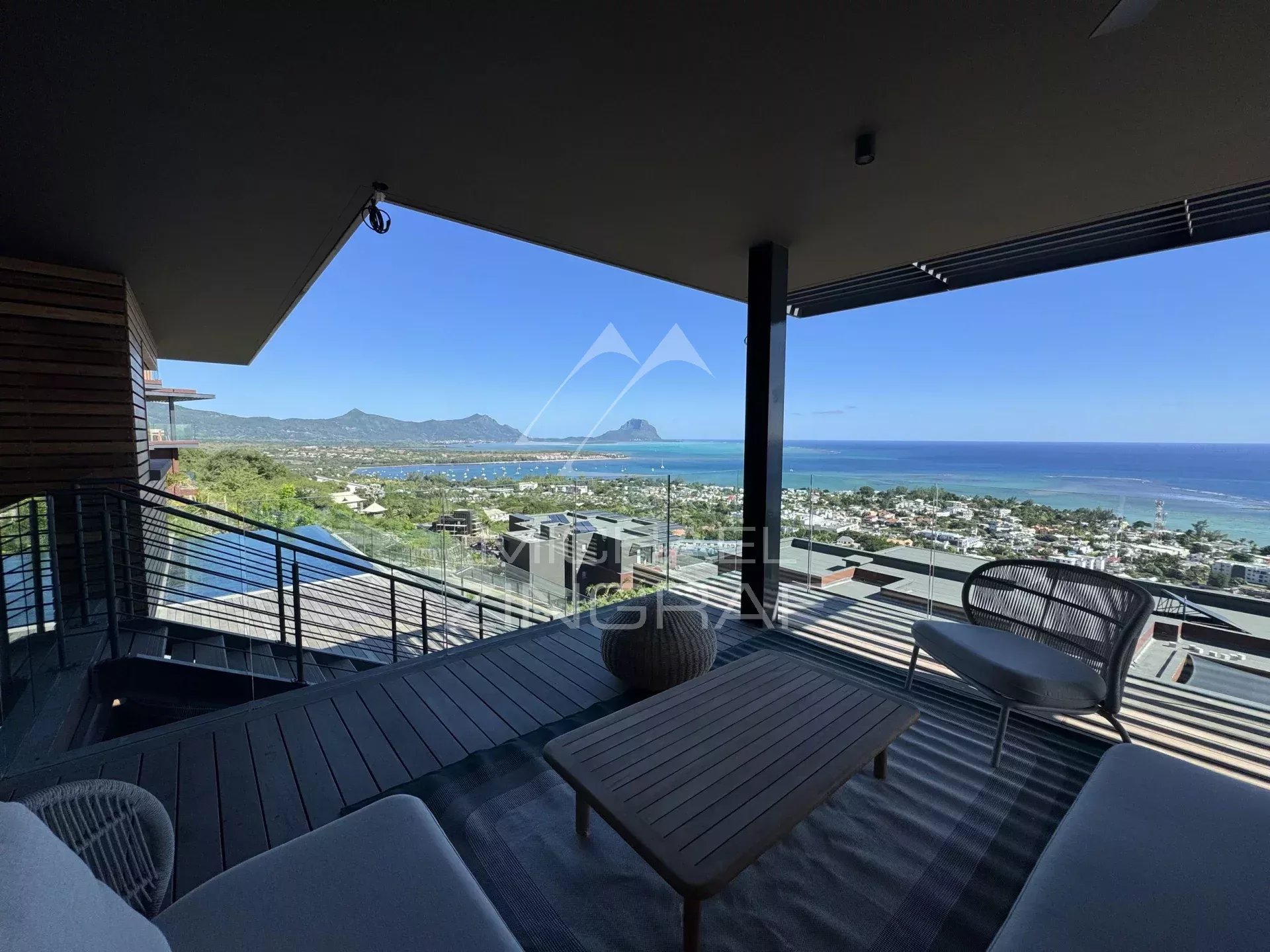 Puppen 5 -Bedroom Villa - Black Riviere