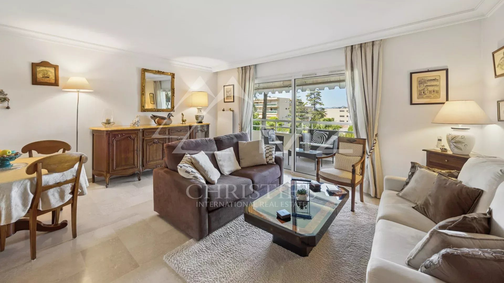 City Center Apartment