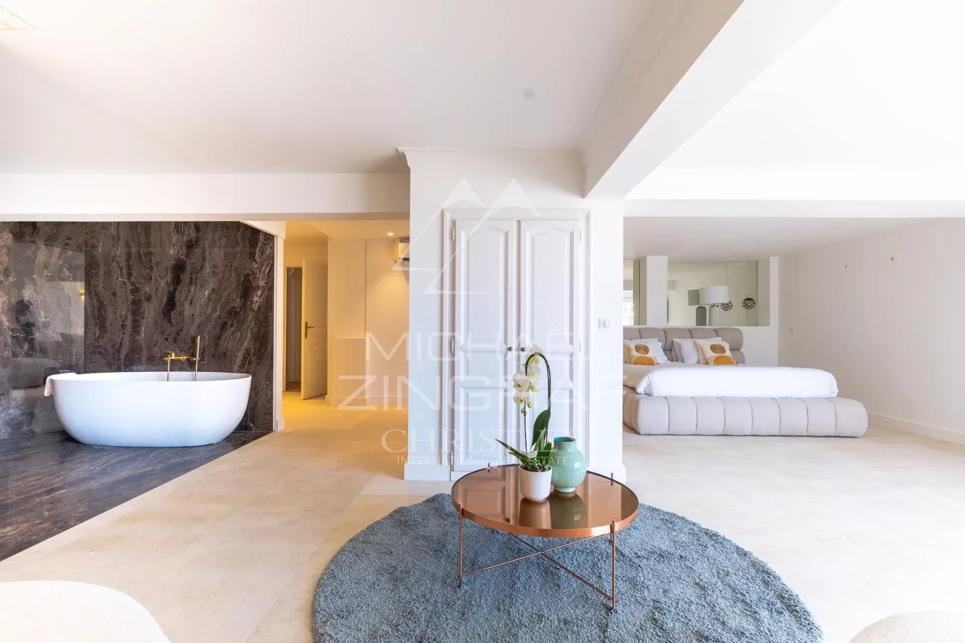 At the Gates of Cannes — Panoramic Sea View Villa — 11 Suites