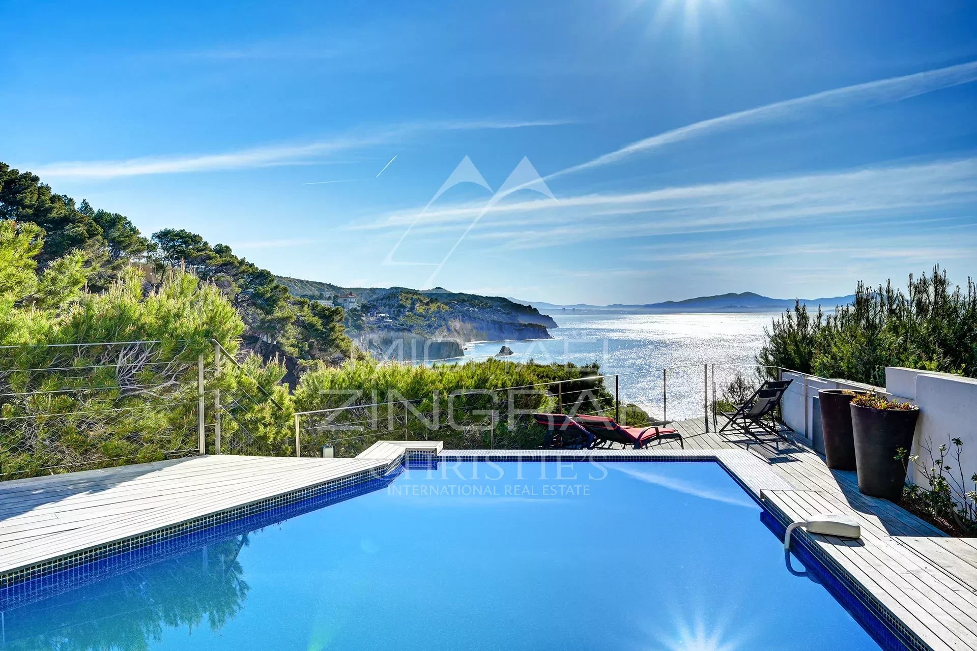 Côte Bleue - Magnificent contemporary villa with direct access to the coves