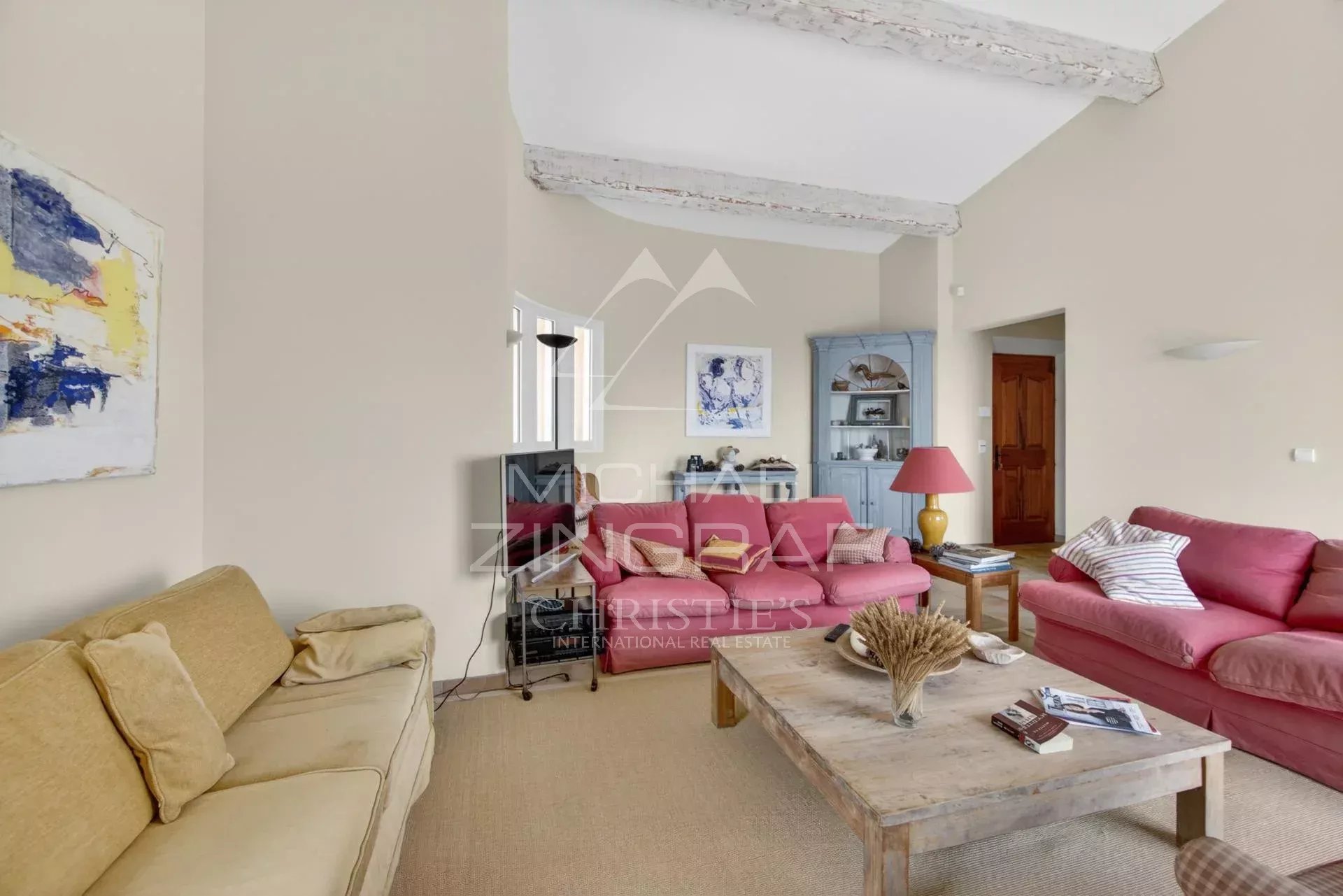 Elegant Provençal villa