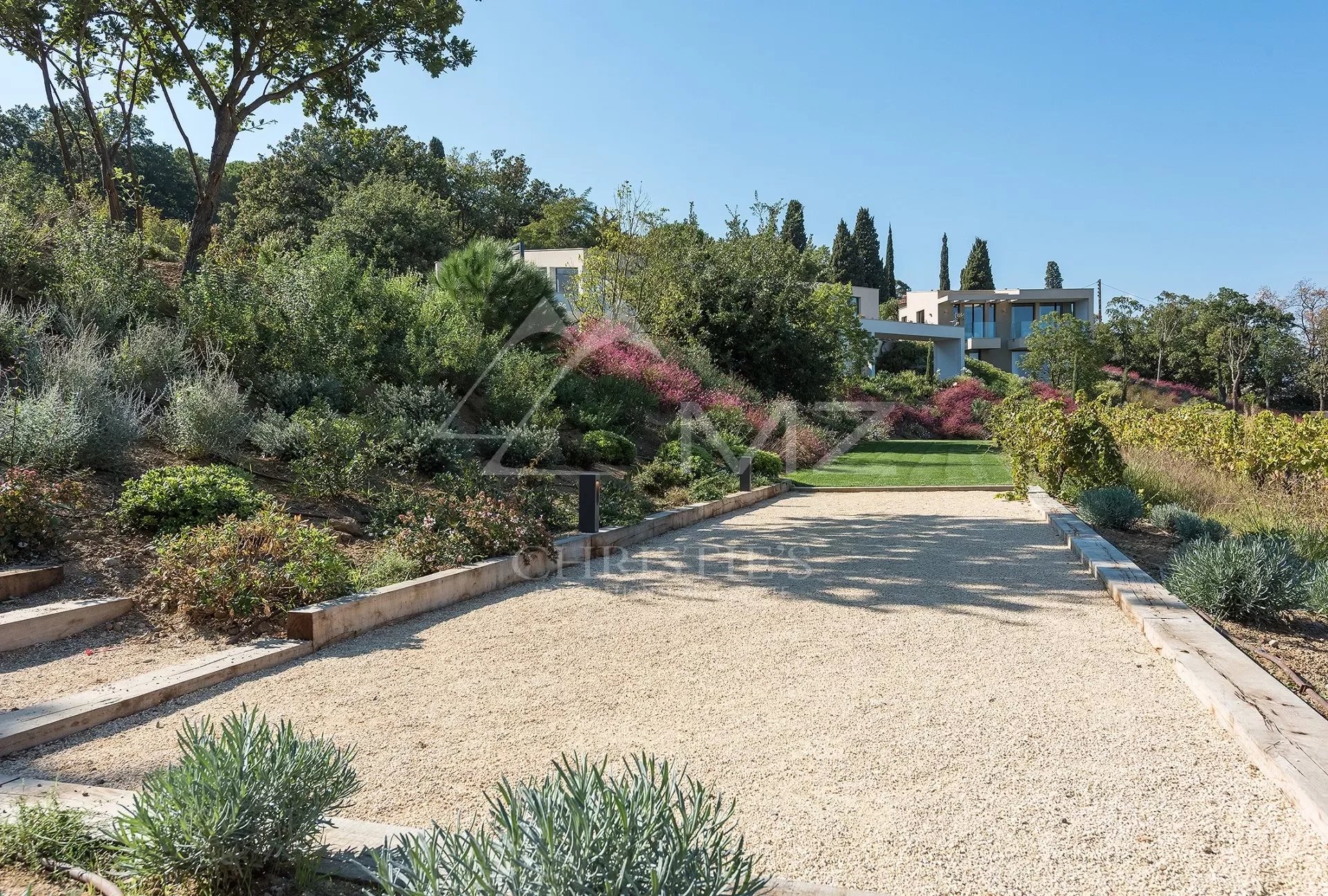 Saint-Tropez – Prächtige moderne Villa