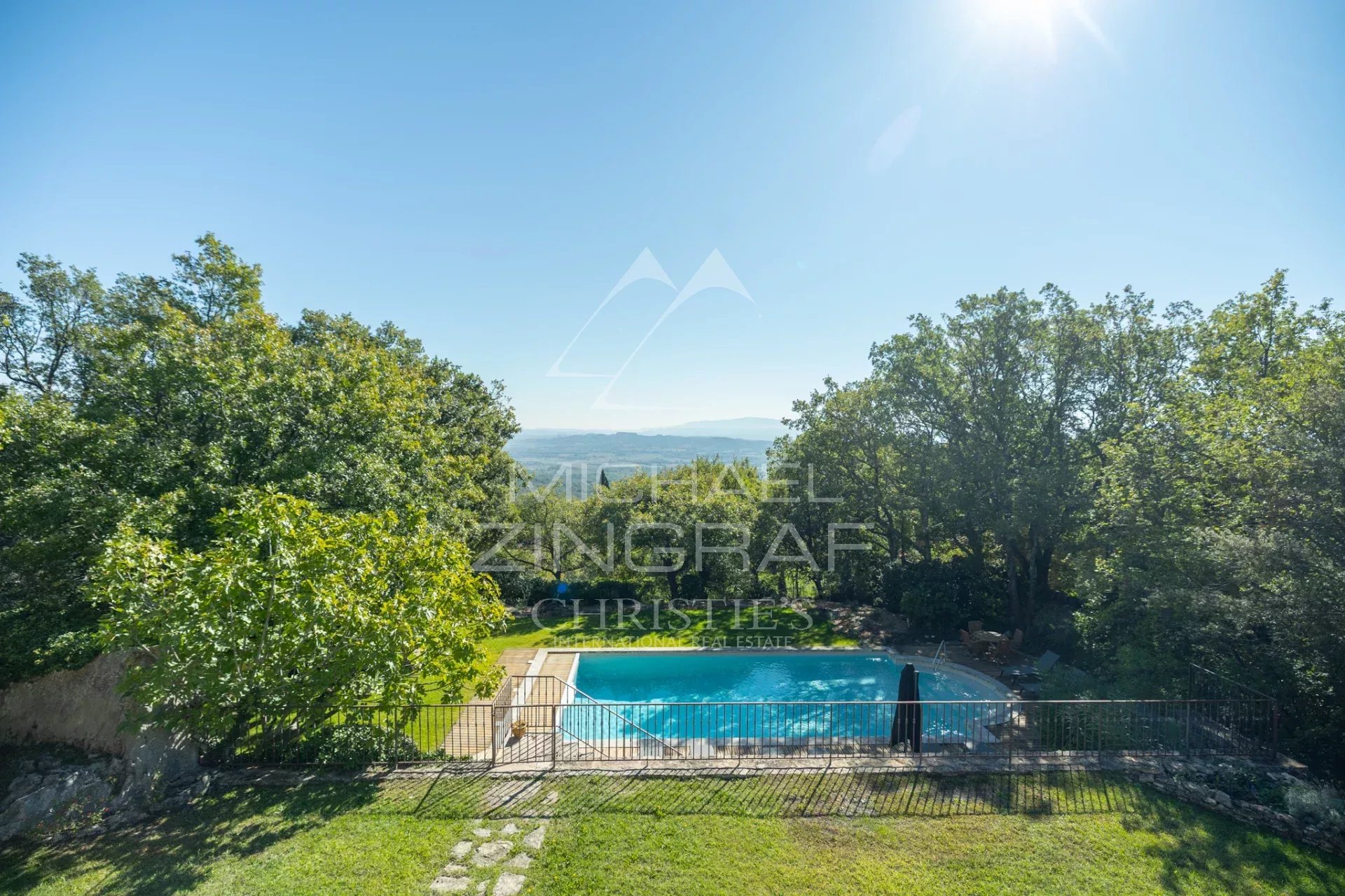 Gordes – Wunderschönes Steinhaus mit Aussicht und Pool, nur wenige Schritte vom Dorfzentrum entfernt