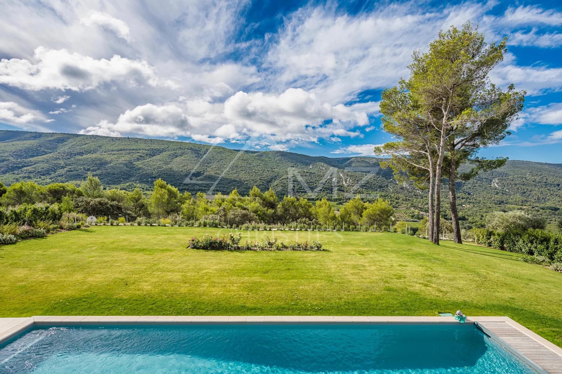 Ménerbes - Luxueuse villa avec vue panoramique