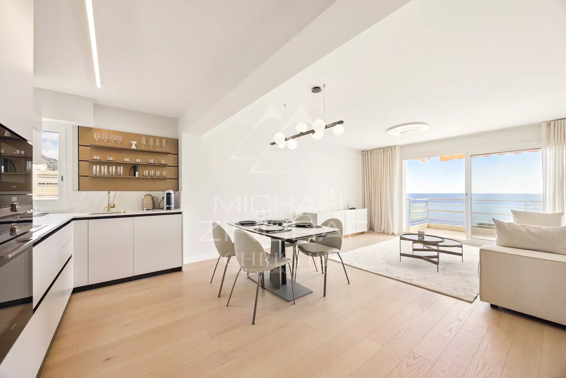 Cap d’Ail – Renovated sea view apartment