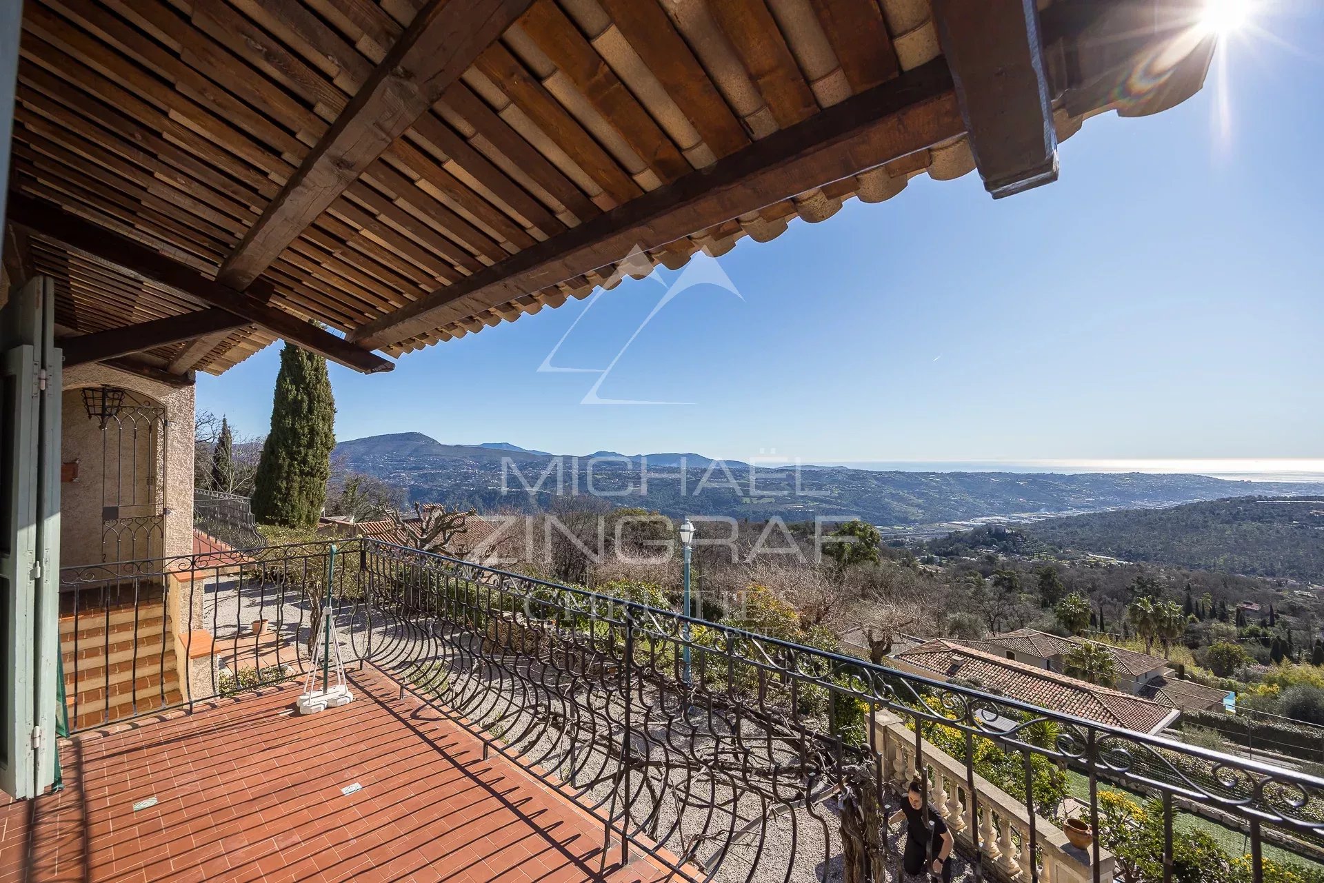 In der Nähe von Saint-Paul-de-Vence - Anwesen mit Panoramablick auf das Meer