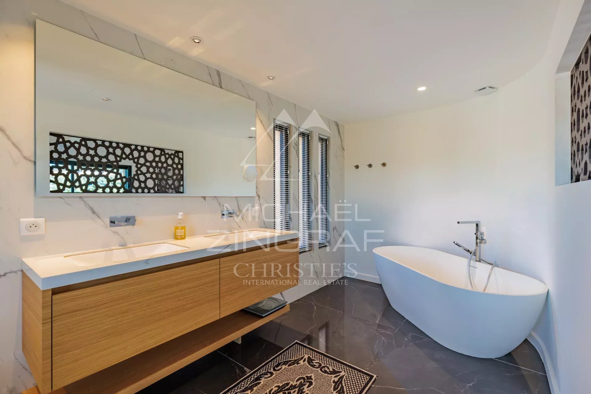 Saint-Tropez – Villa d’Exception dans Domaine Privé Ultra Sécurisé