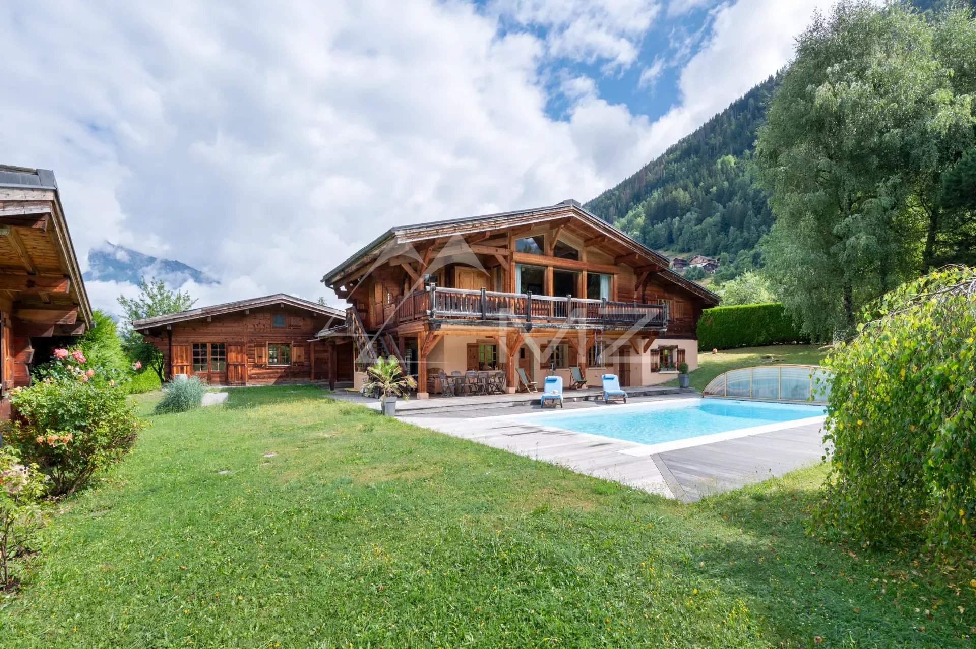 Traditional chalet with swimming-pool, quality fittings, Saint-Gervais-les-Bains