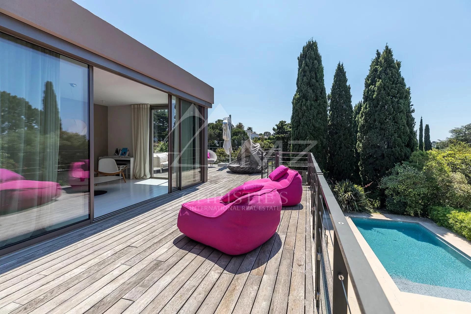 Cap d'Antibes - Moderne, komplett renovierte Villa