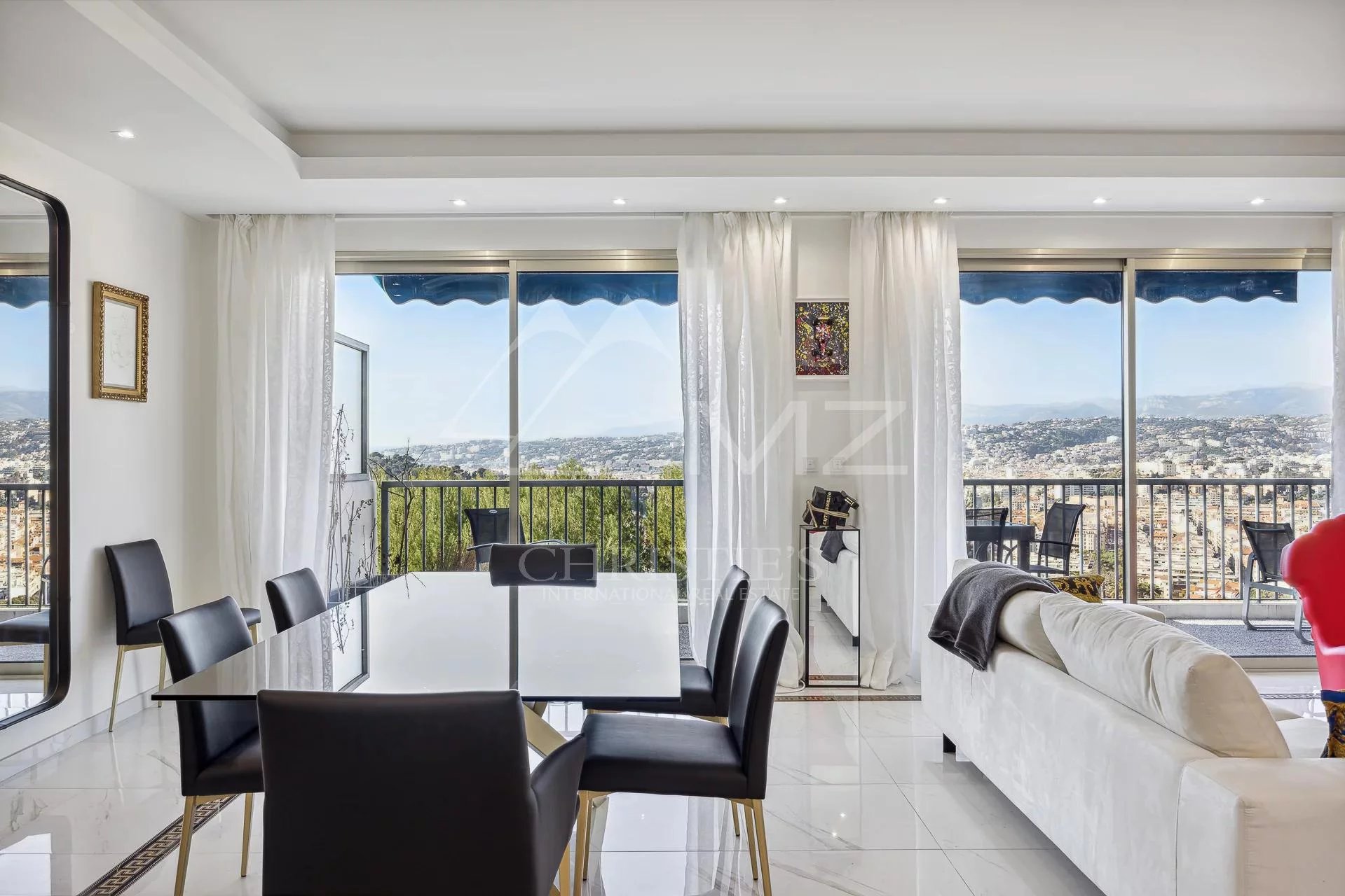 EXCEPTIONAL APARTMENT - PANORAMIC SEA VIEW