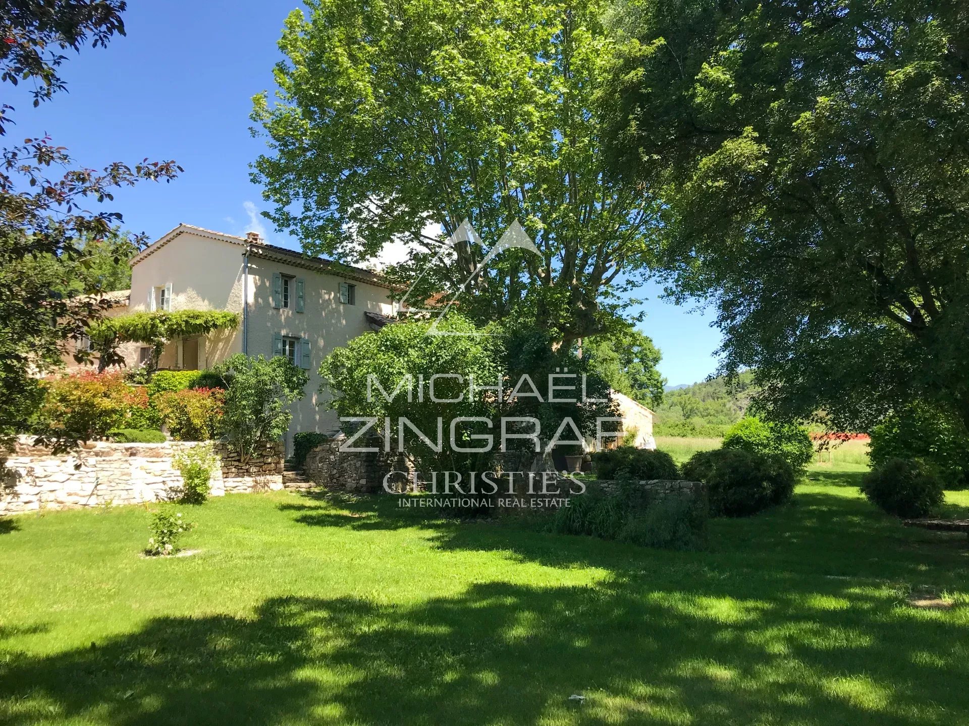 Moulin du XVII élégamment rénové