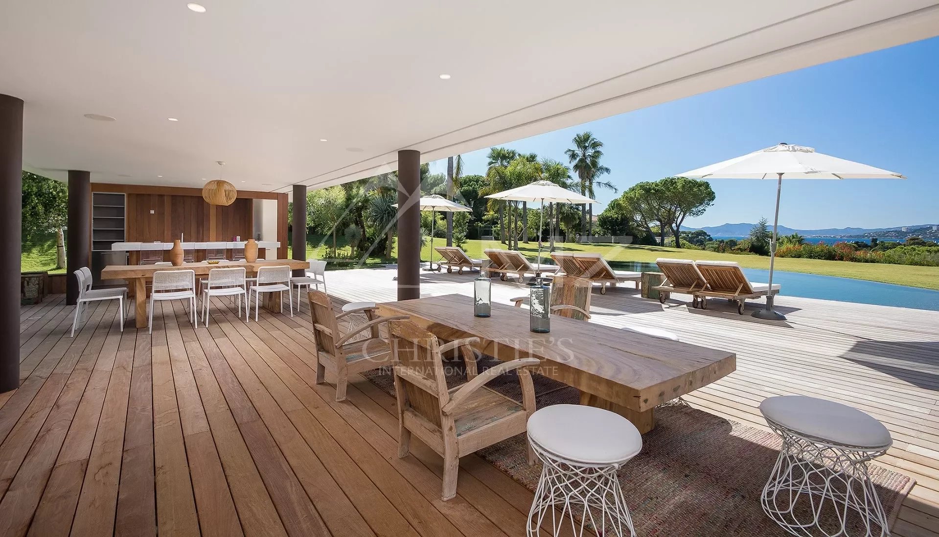 Cap d'Antibes - Rare contemporary villa