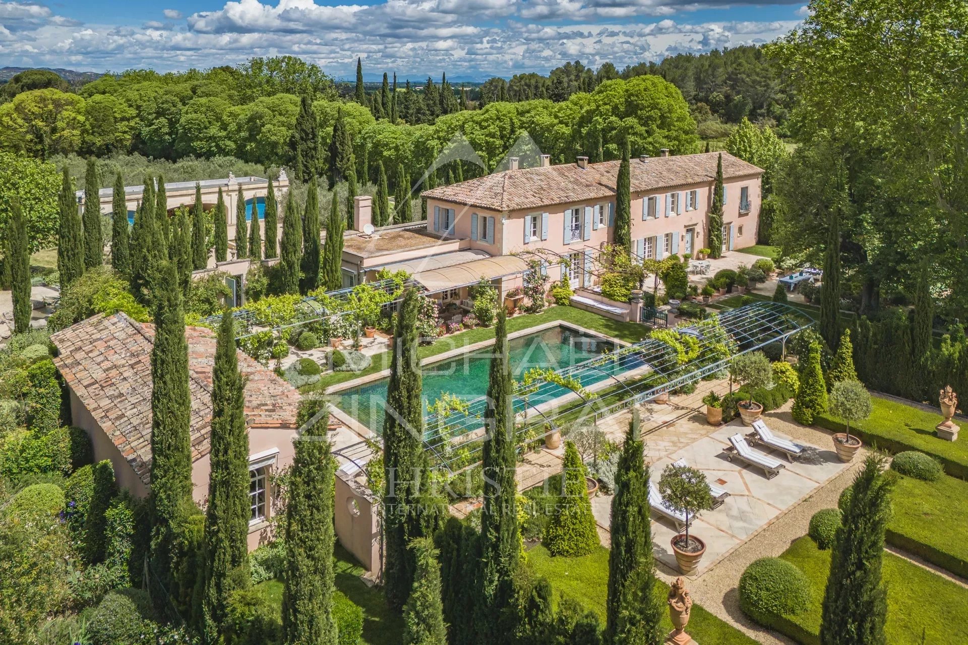 Luxueuse propriété avec jardin paysager près de Saint Rémy de Provence