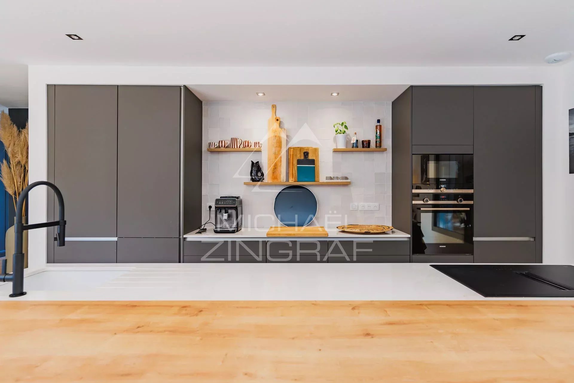 Abatilles – Elegante Familienvilla mit Pool