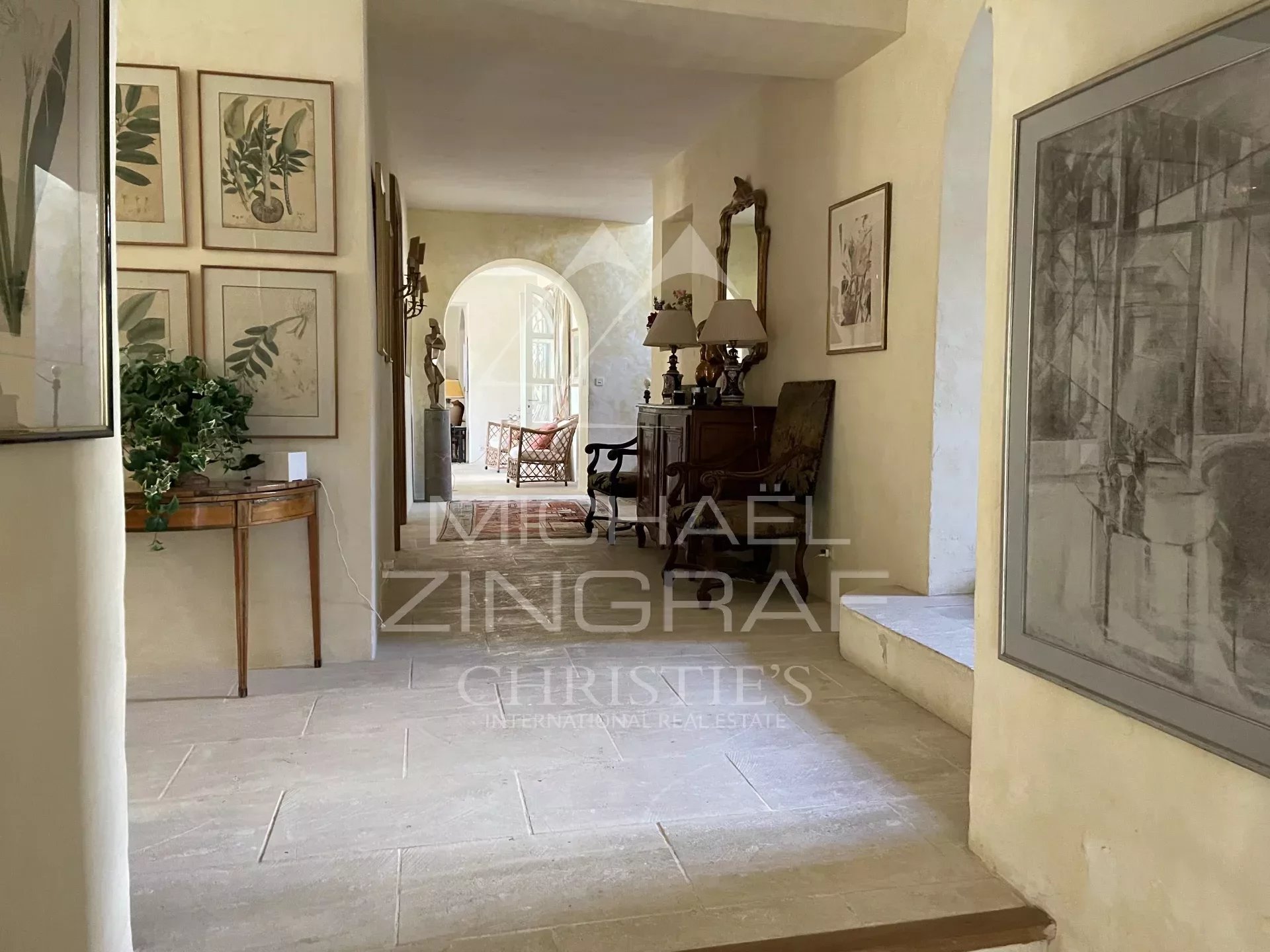 CHARMING BASTIDE IN THE HEART OF THE CÔTES DE PROVENCE AREA
