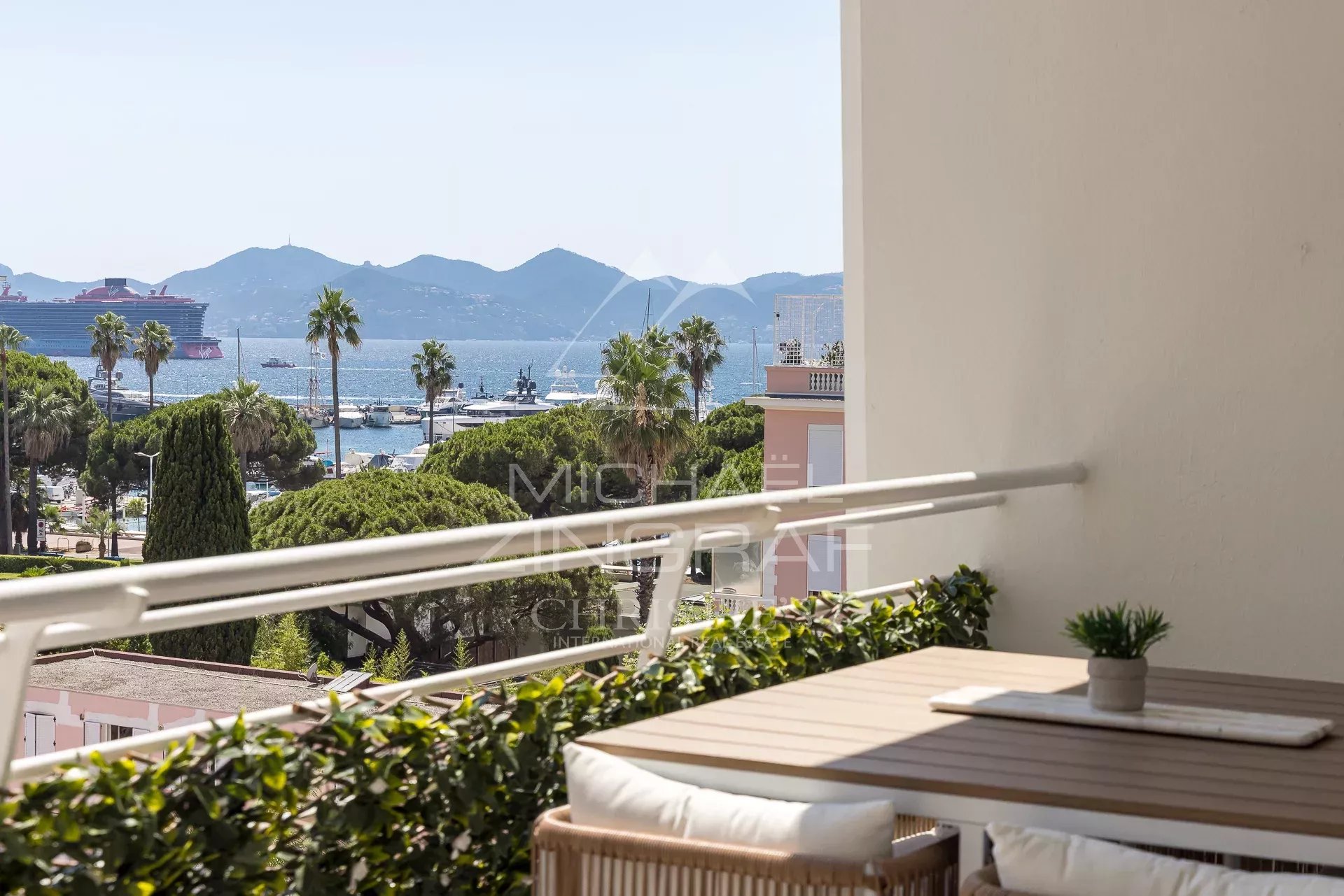 Cannes Palm Beach - 2P Luxueusement rénové - VUE MER PANORAMIQUE