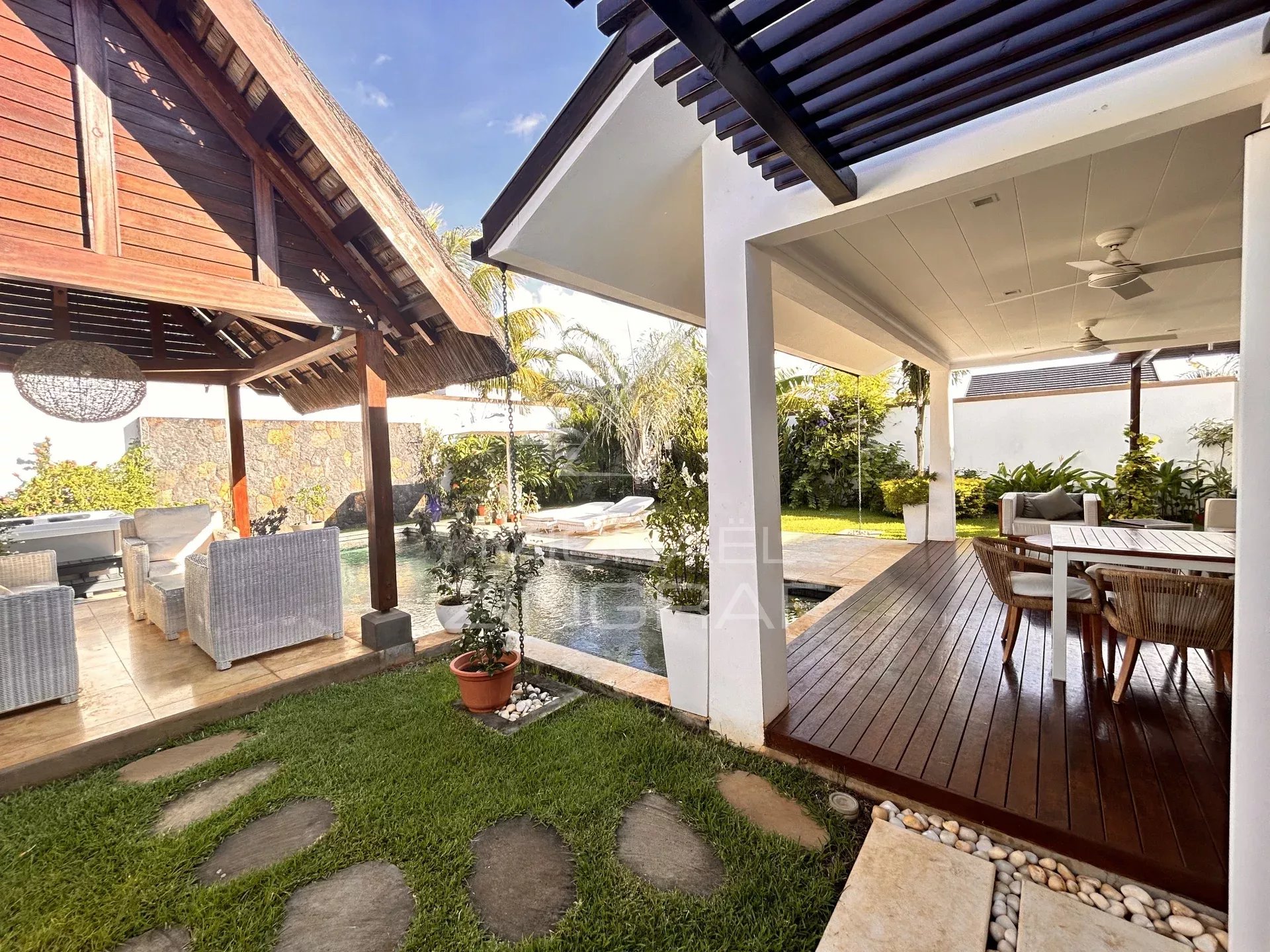 Villa située dans une résidence sécurisée à Grand Baie