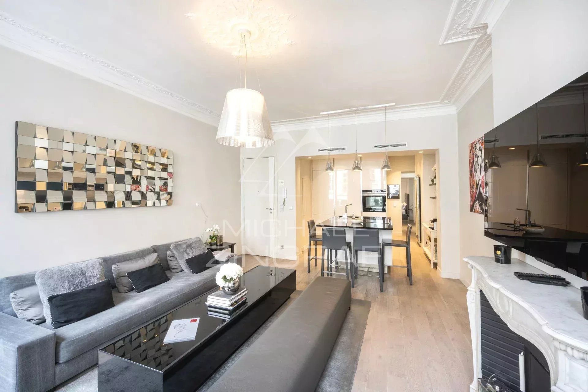 Exclusivité - Rue Saint Honoré - 2 pièces - Parfait état - Clim