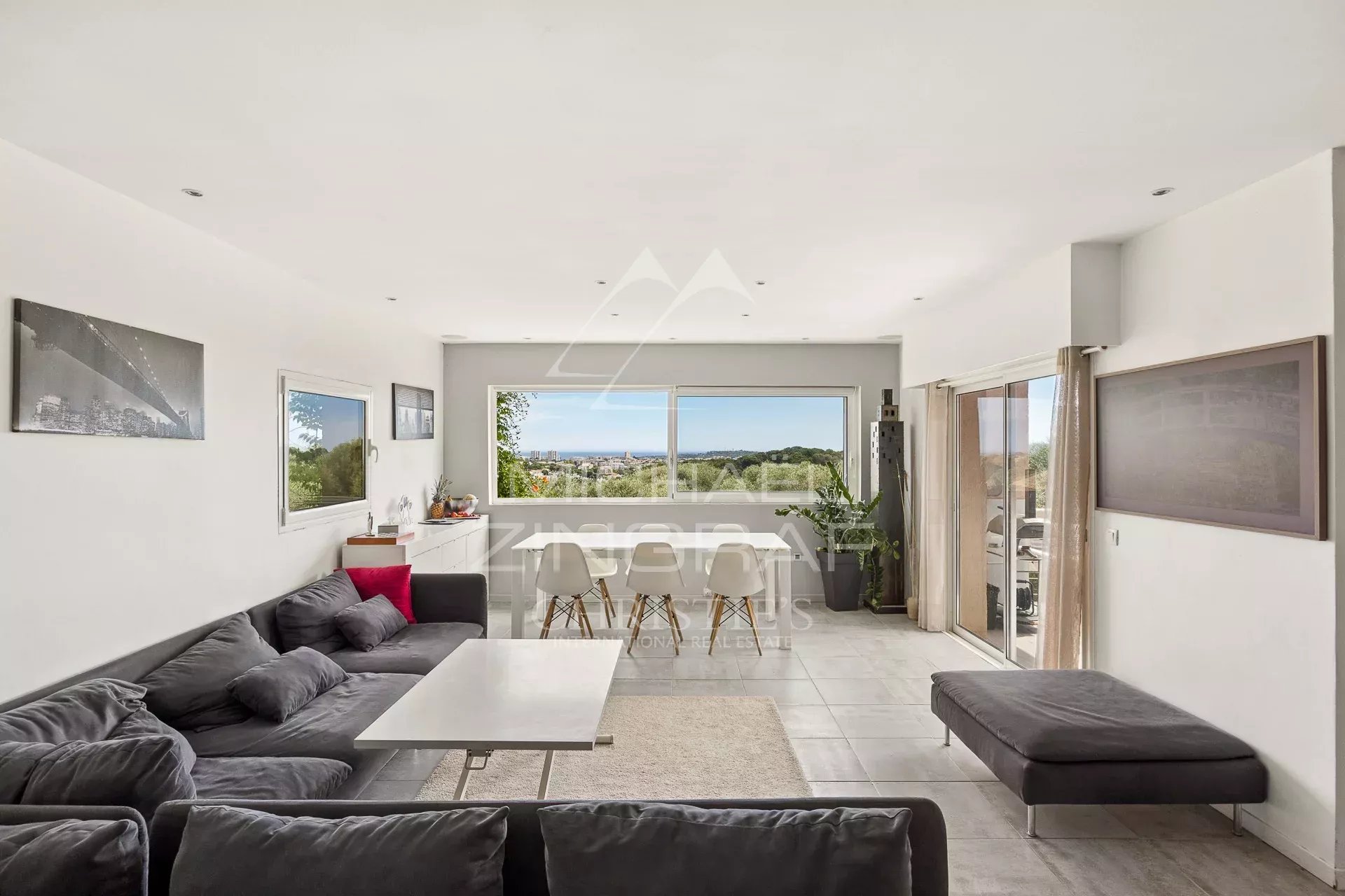 Antibes - Villa avec vue mer