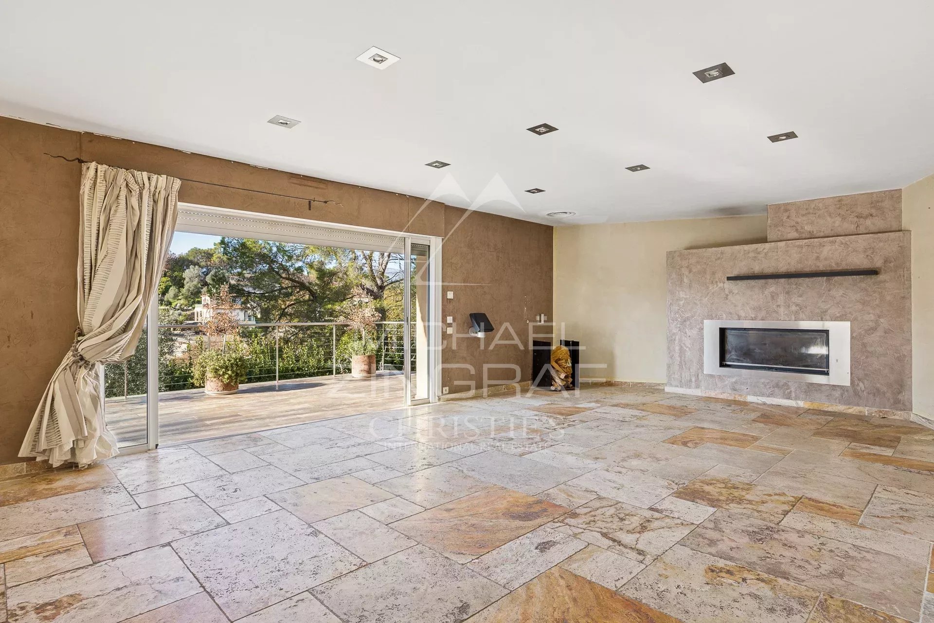 Roquefort-les-Pins : Provenzalische Villa in geschlossener Wohnanlage