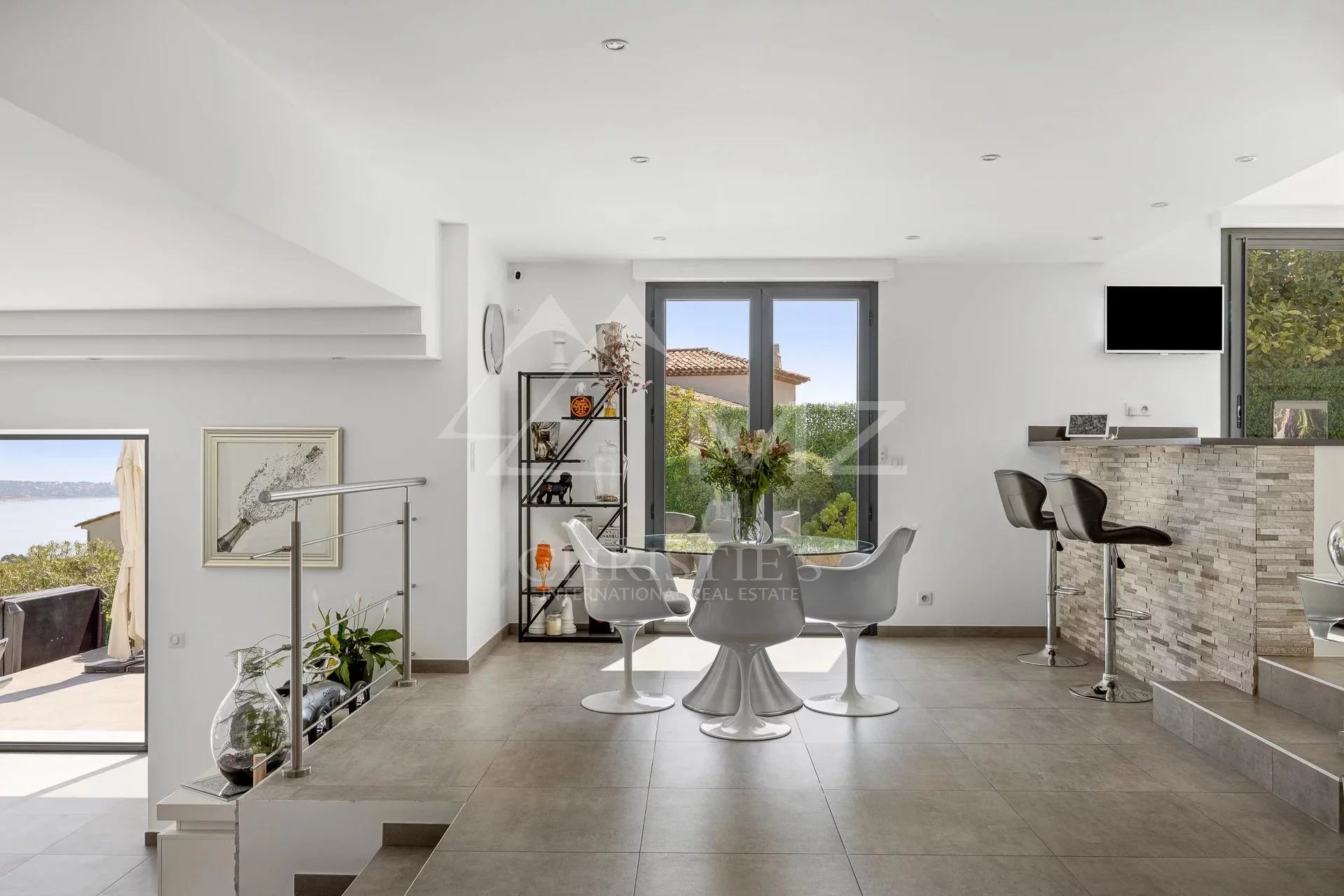 Super-Cannes - Moderne Villa im provenzalischen Stil - Panorama-Meerblick