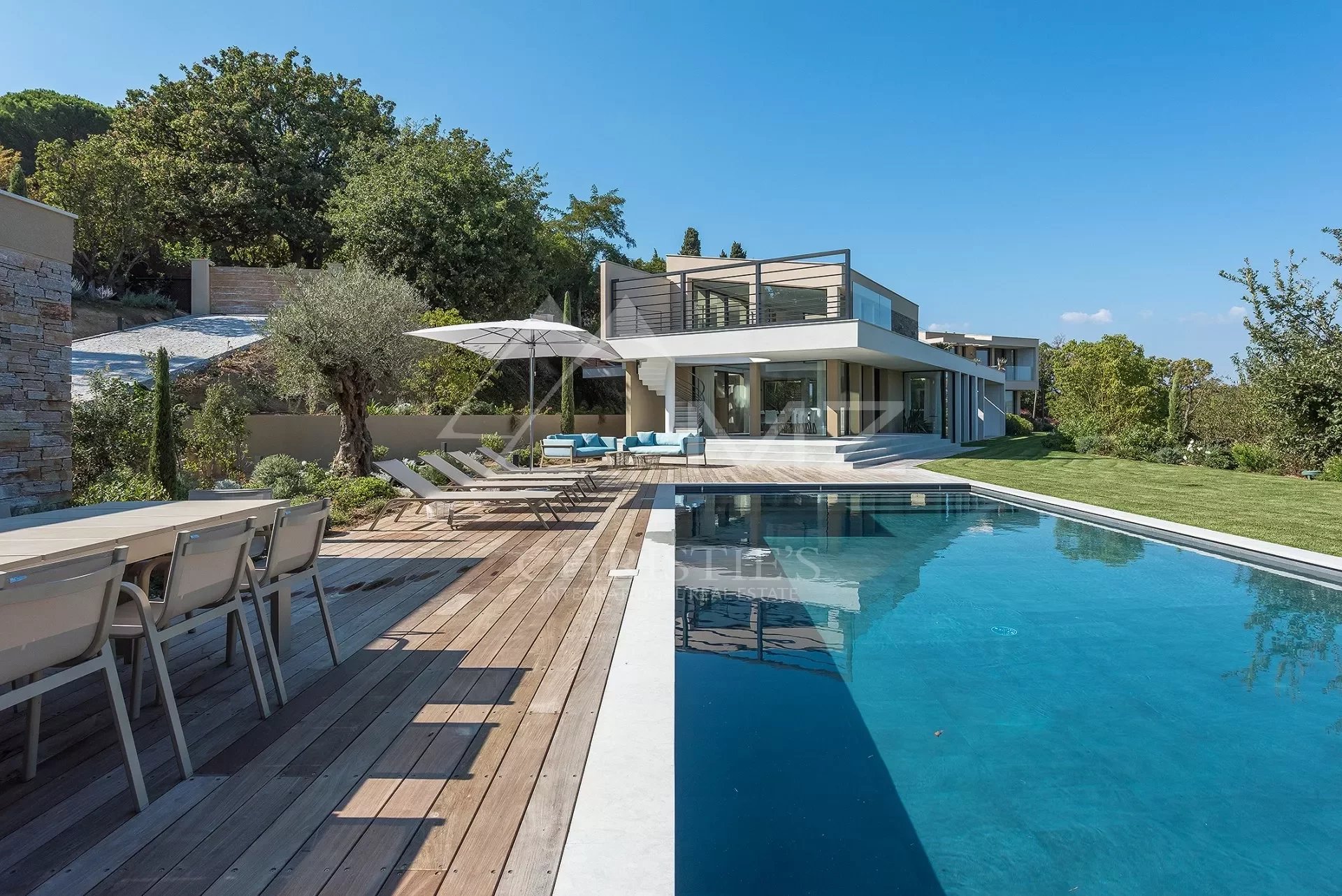 Saint-Tropez – Prächtige moderne Villa