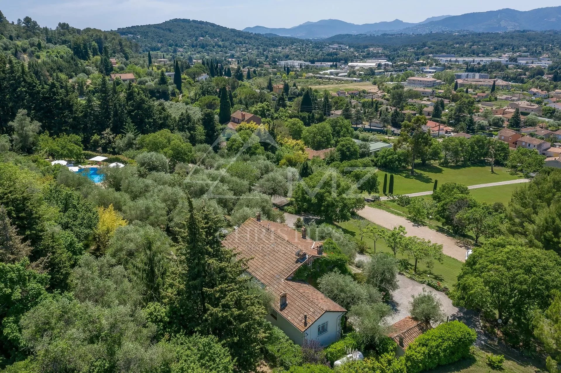 Close to Mougins - Charming villa nearby shops