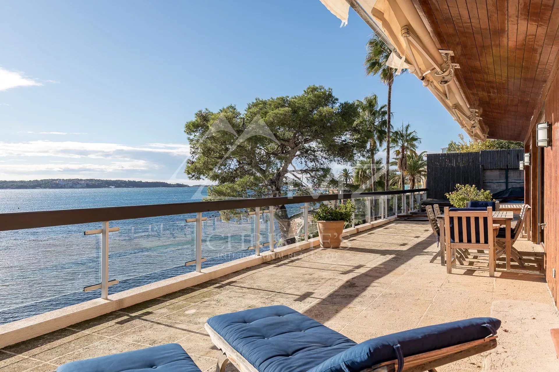 Cannes Palm Beach- Exceptional waterfront apartments
