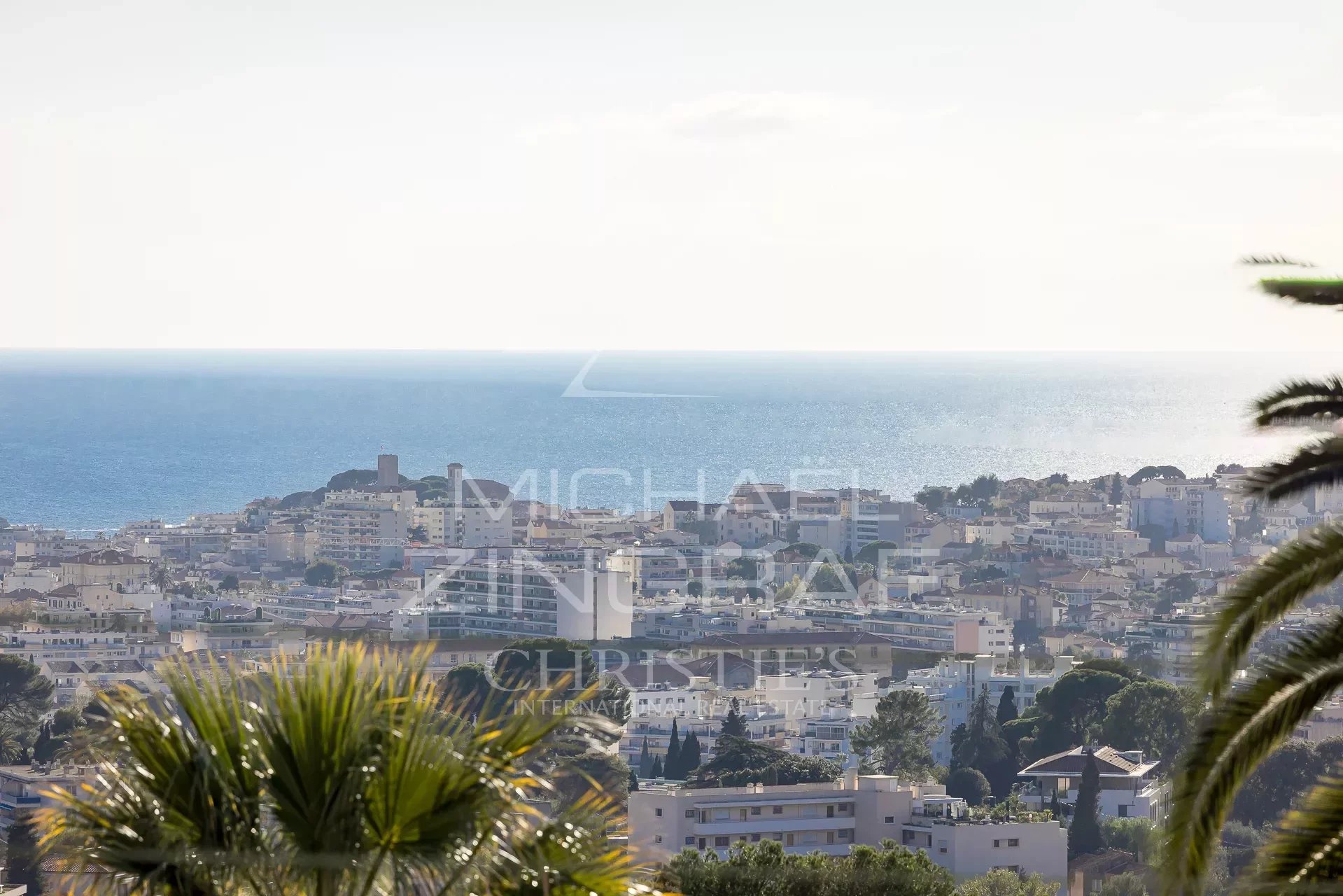 Rare - Le Cannet residential - panoramic sea view.